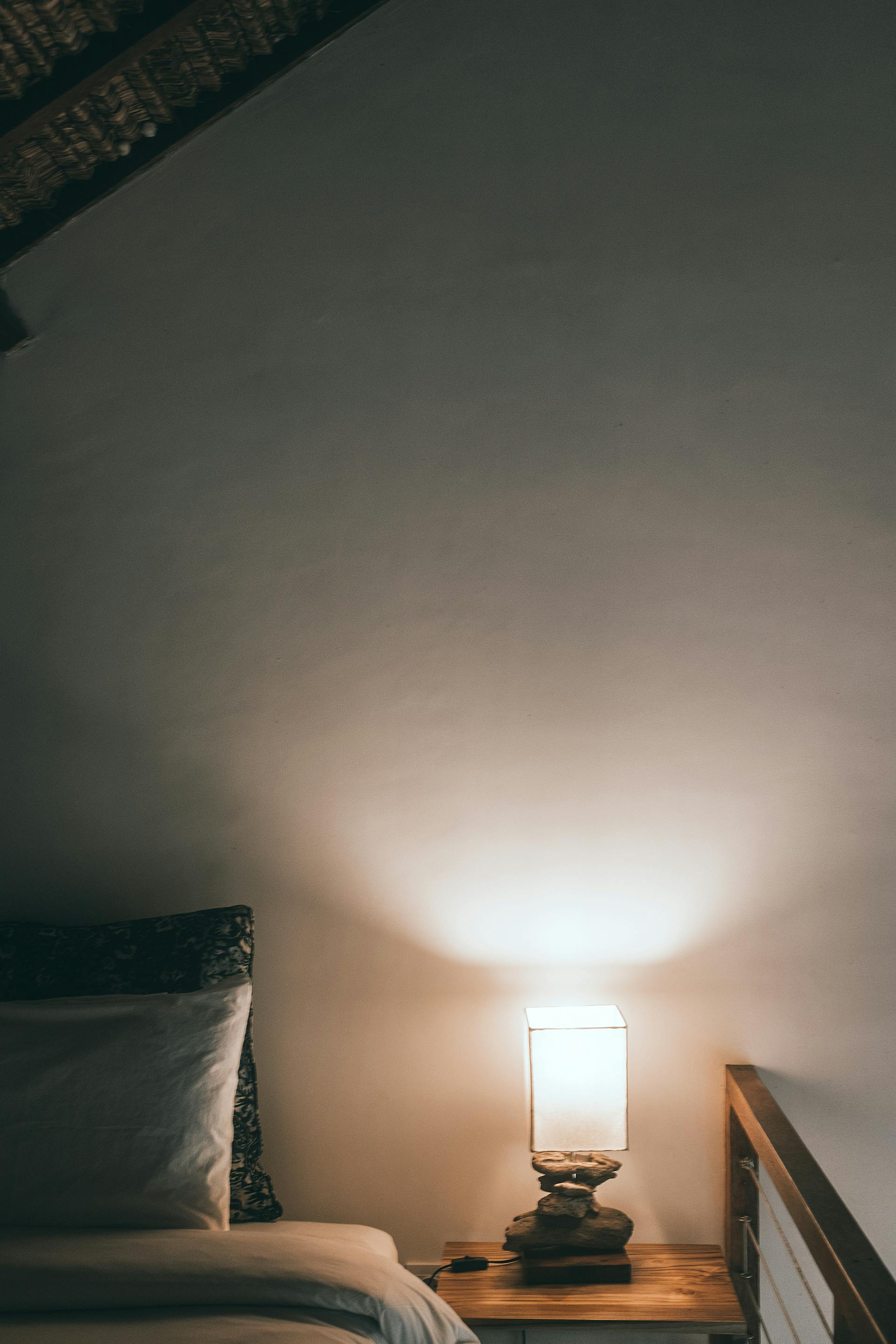 A bed in a bedroom | Source: Pexels