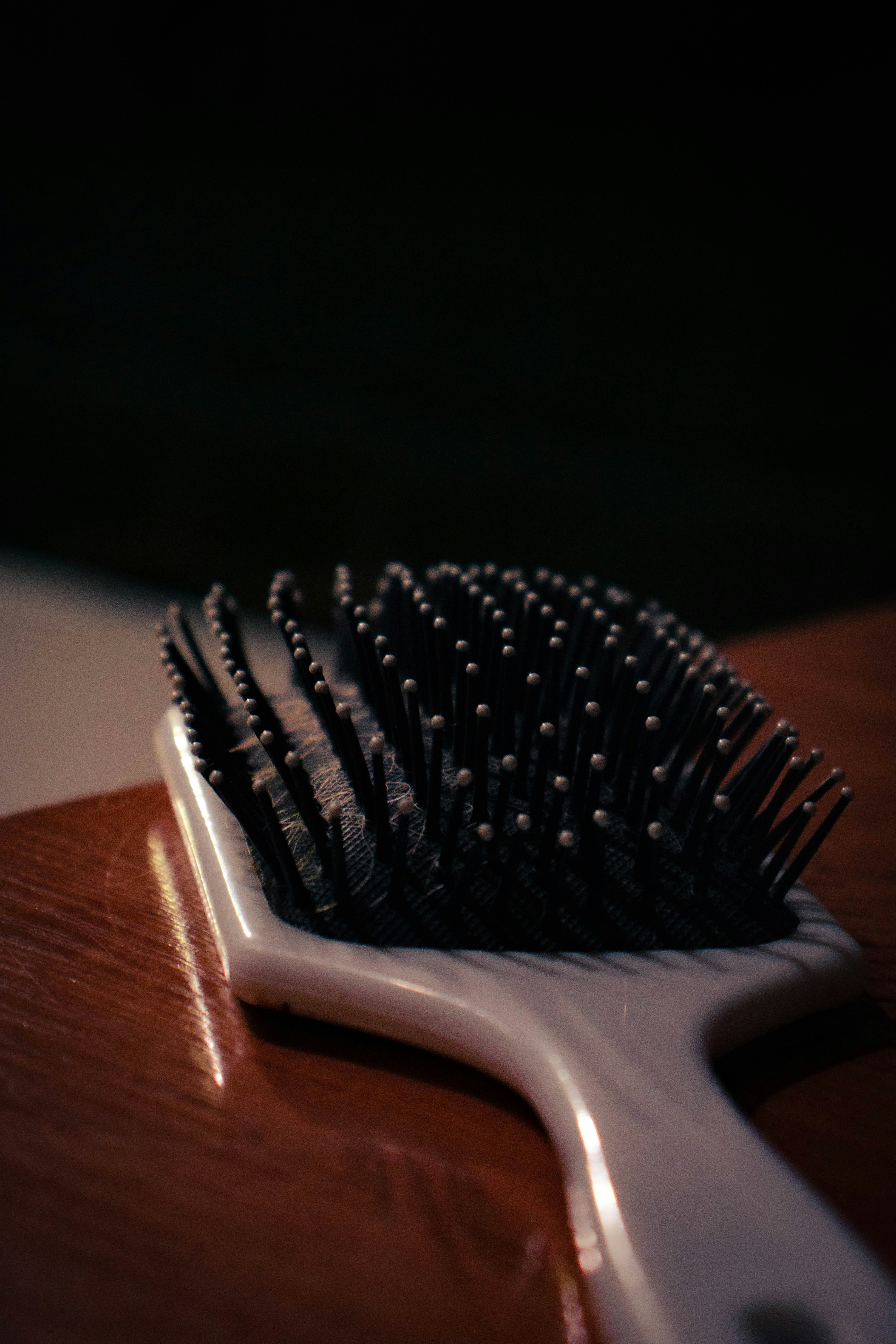 A hairbrush on a vanity | Source: Unsplash