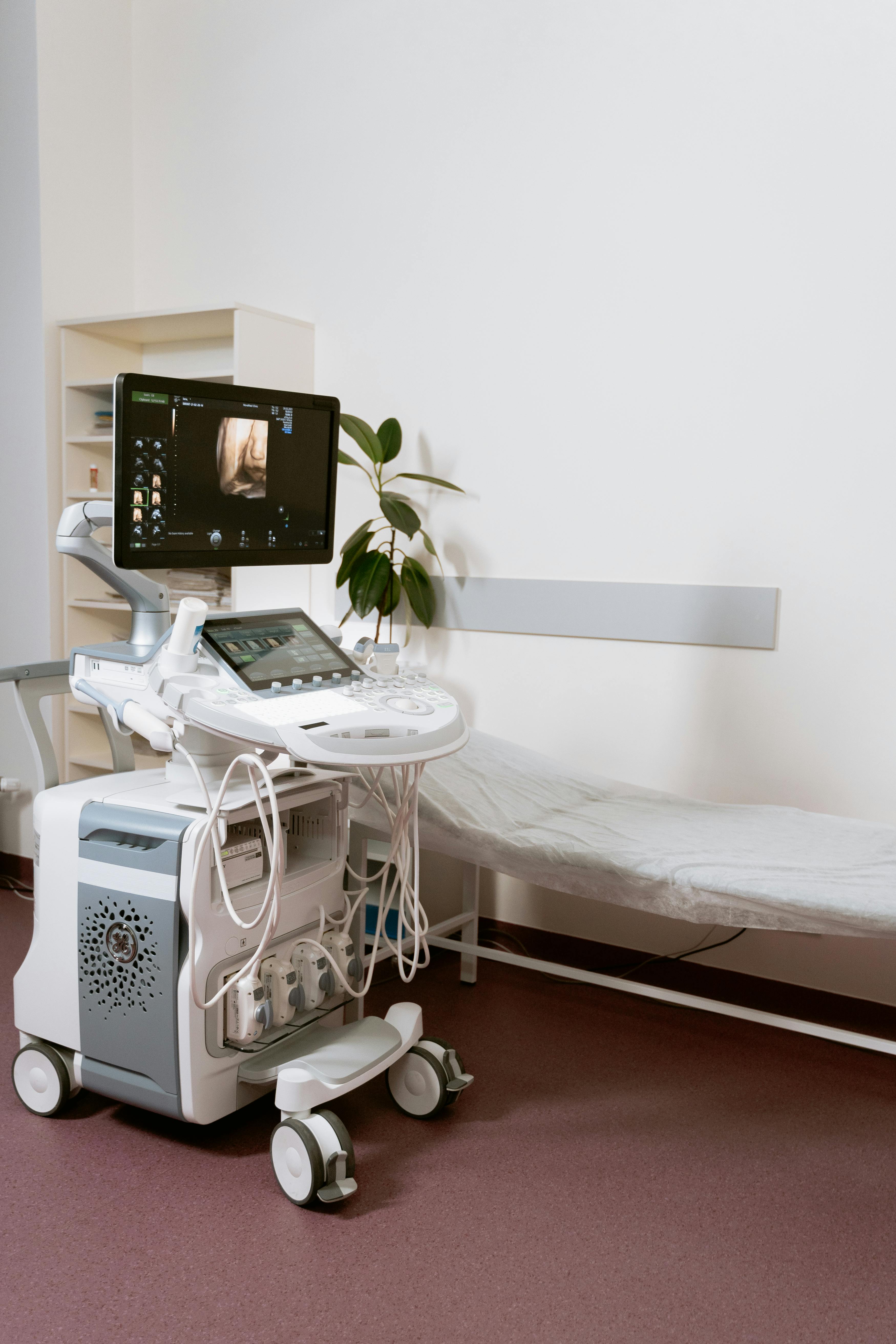 An ultrasound machine in a doctor's room | Source: Pexels