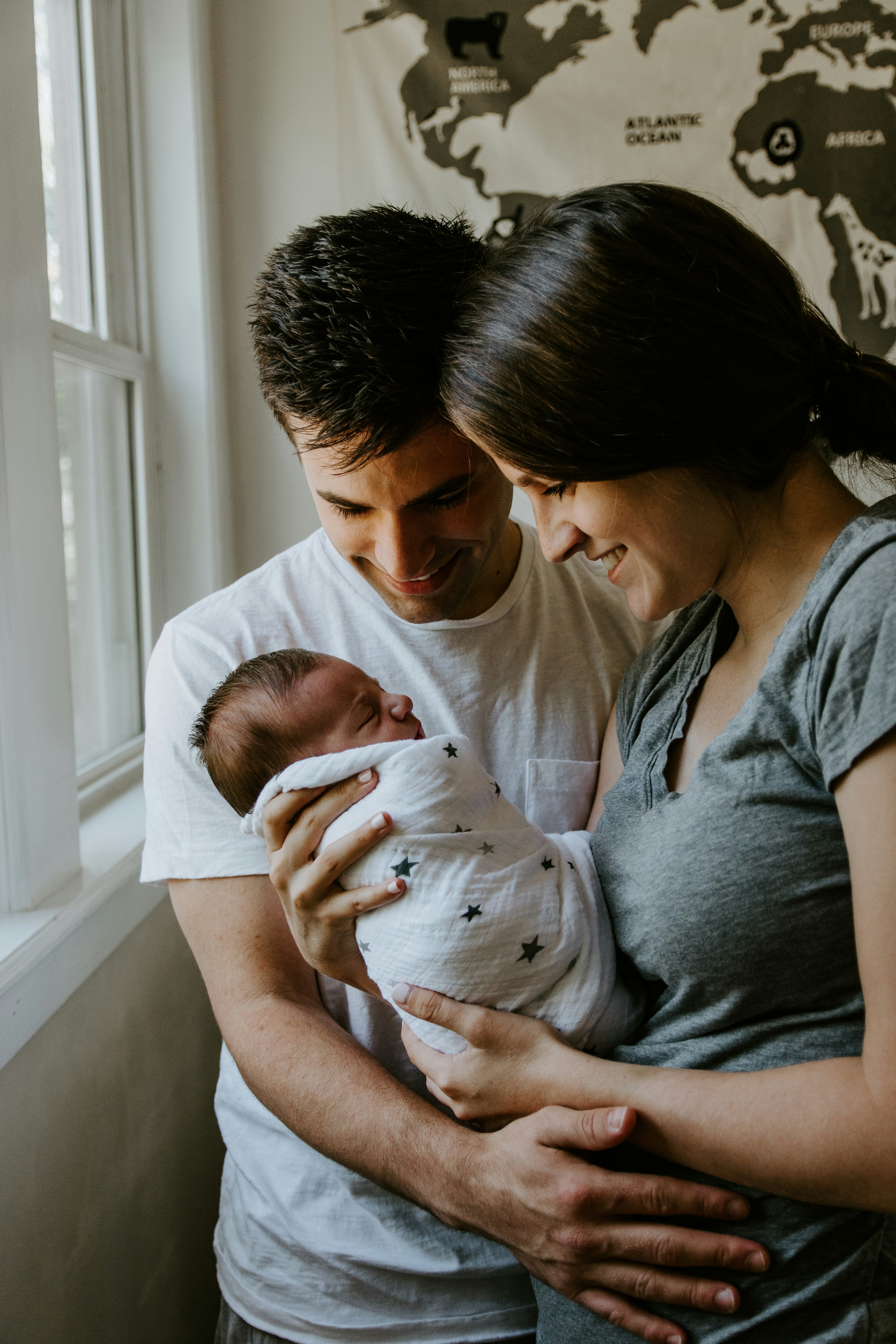 Parents with their newborn | Source: Unsplash