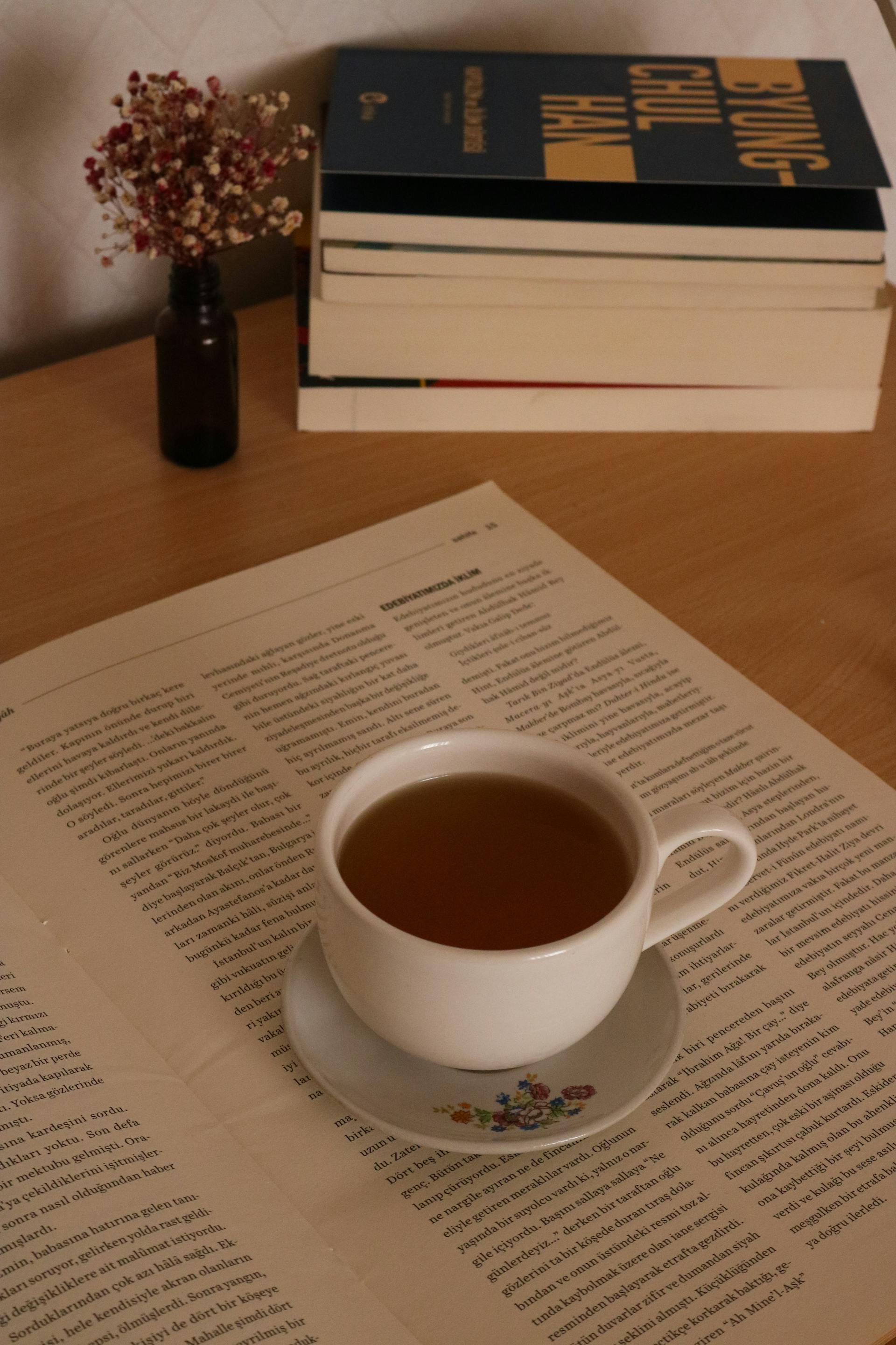 Filiżanka herbaty na stole | Źródło: Pexels