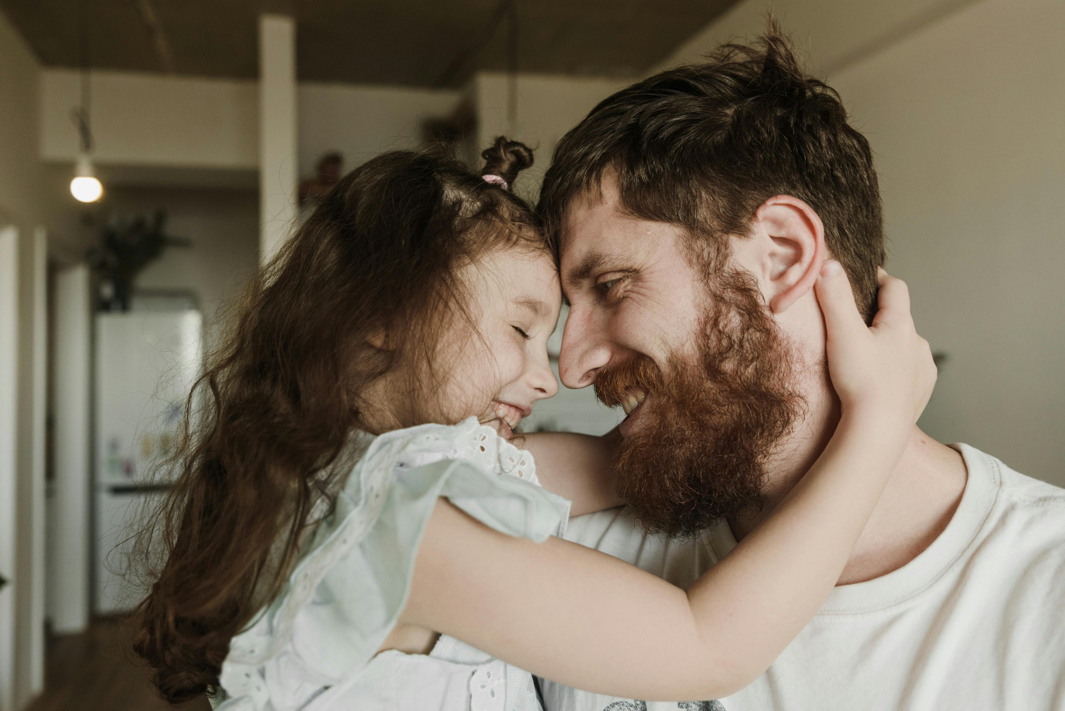 Father bonding with his daughter | Source: Pexels