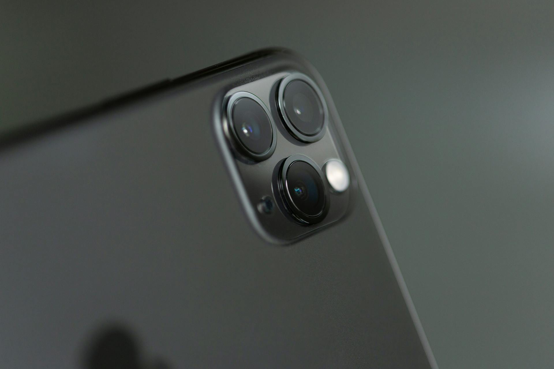 Close up of a phone camera | Source: Pexels