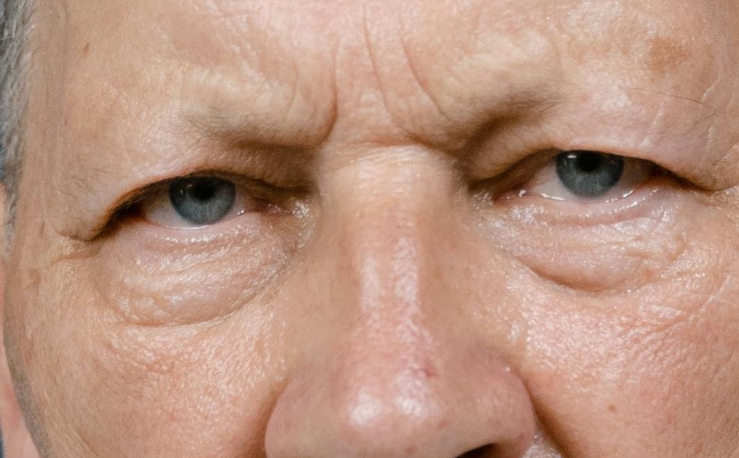 Close-up of an angry senior man's eyes | Source: Pexels