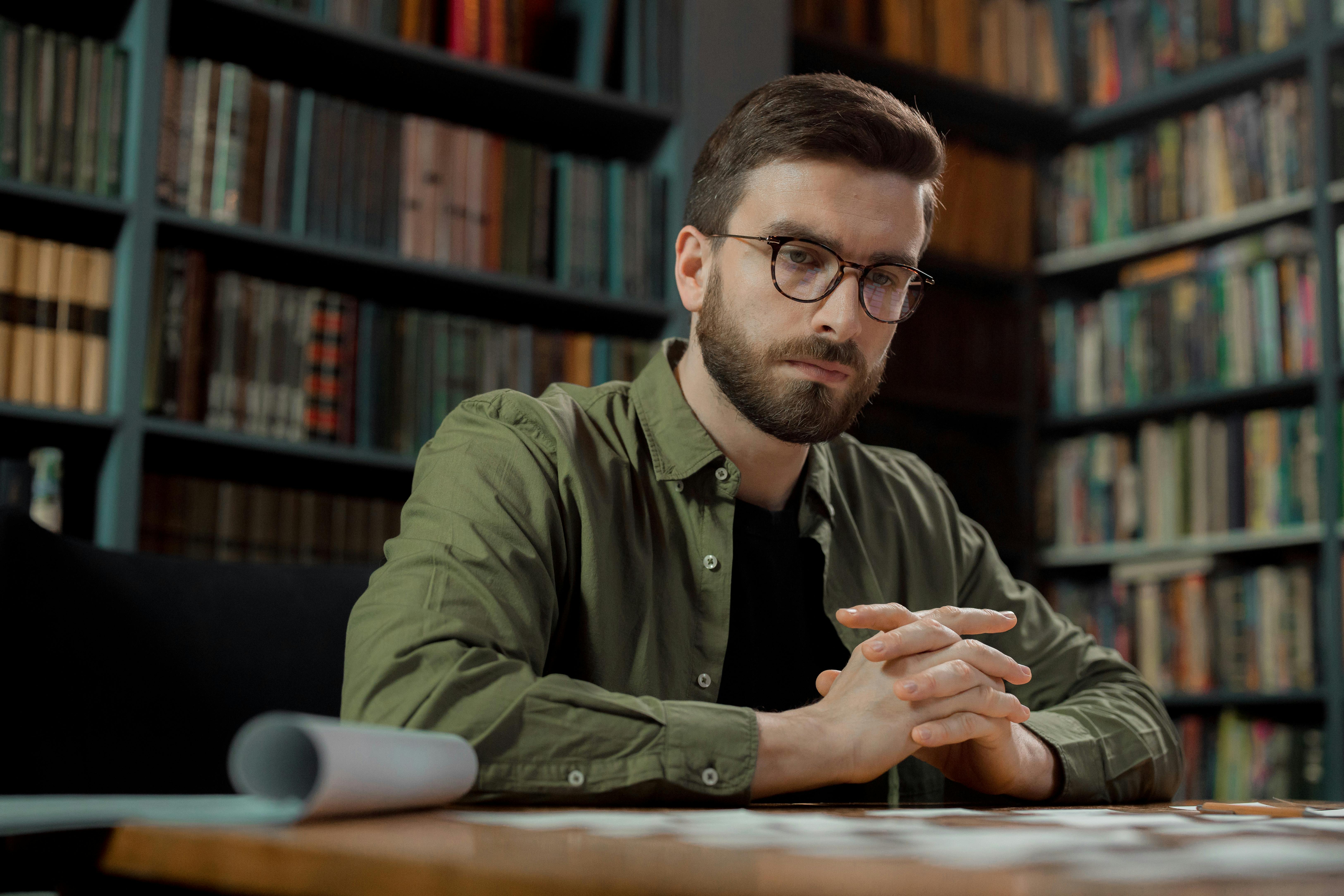 A man deep in thought | Source: Pexels