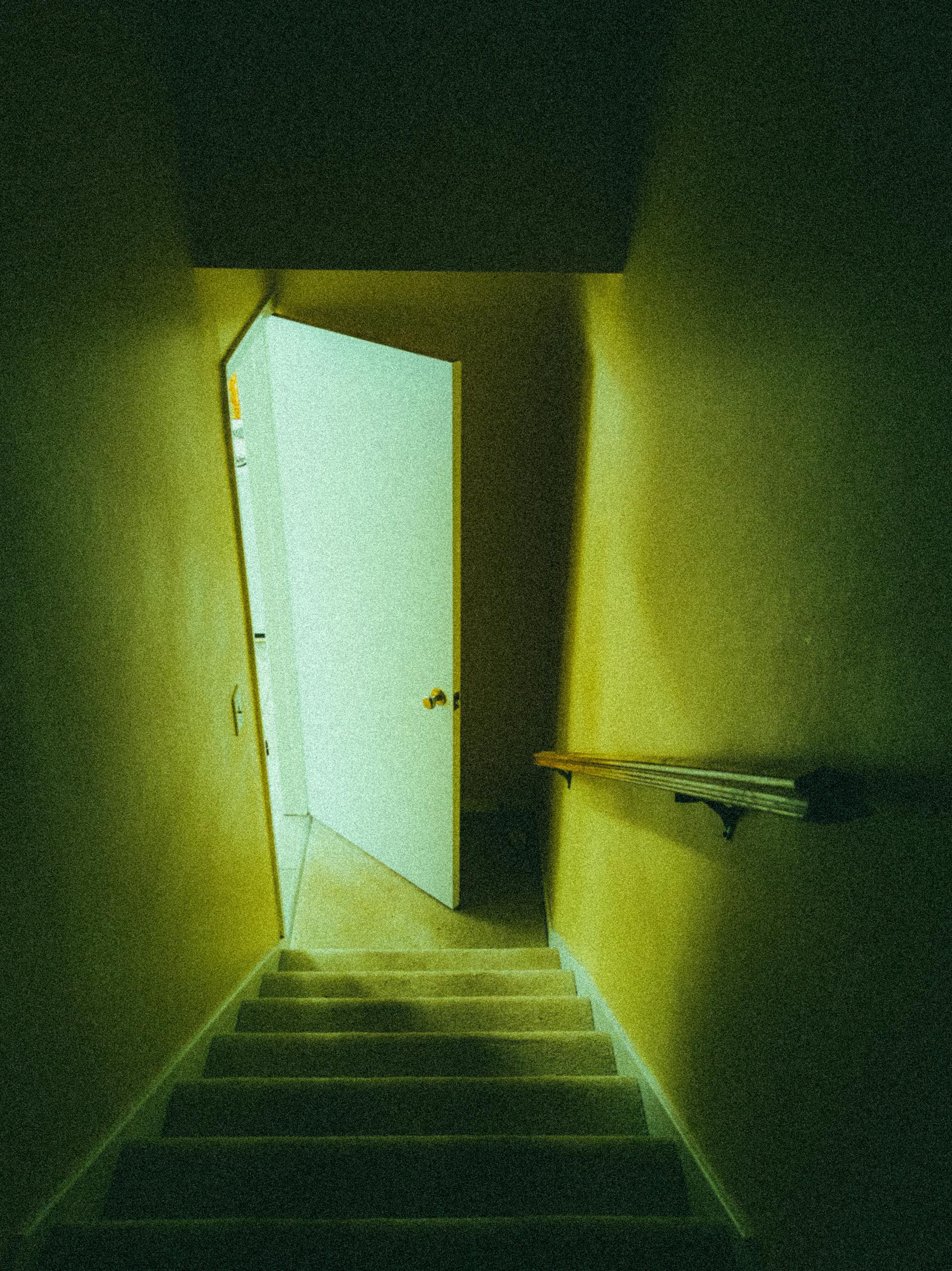 Basement staircase | Source: Pexels