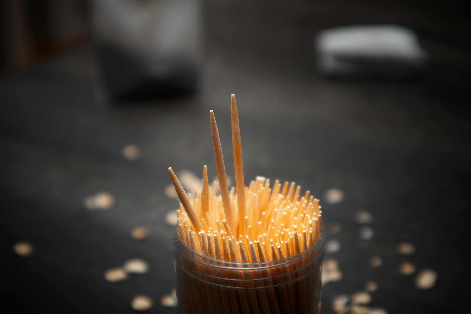A case of toothpicks | Source: Pexels