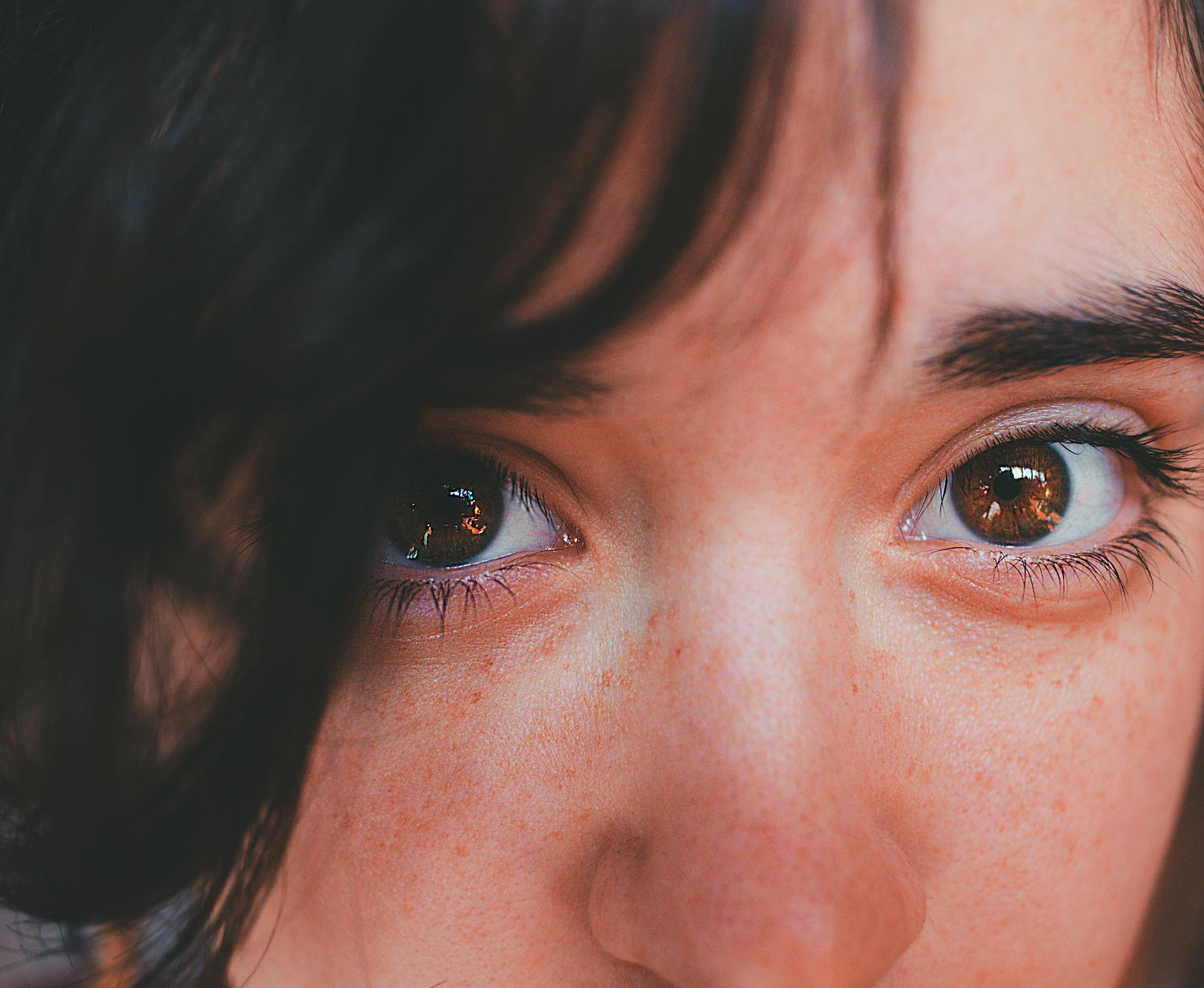 A close-up shot of a woman ⏐ Source: Pexels