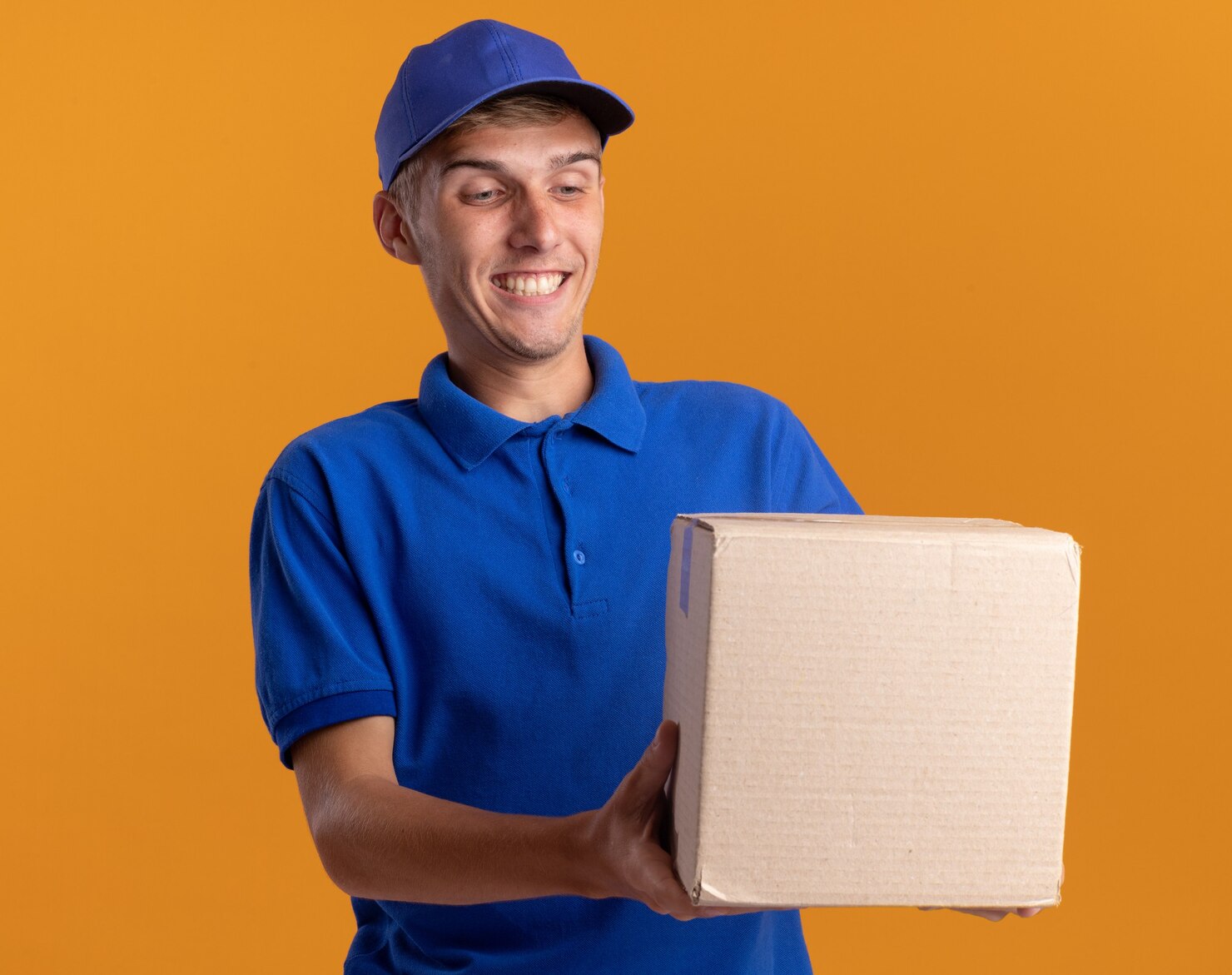 A delivery person | Source: Freepik