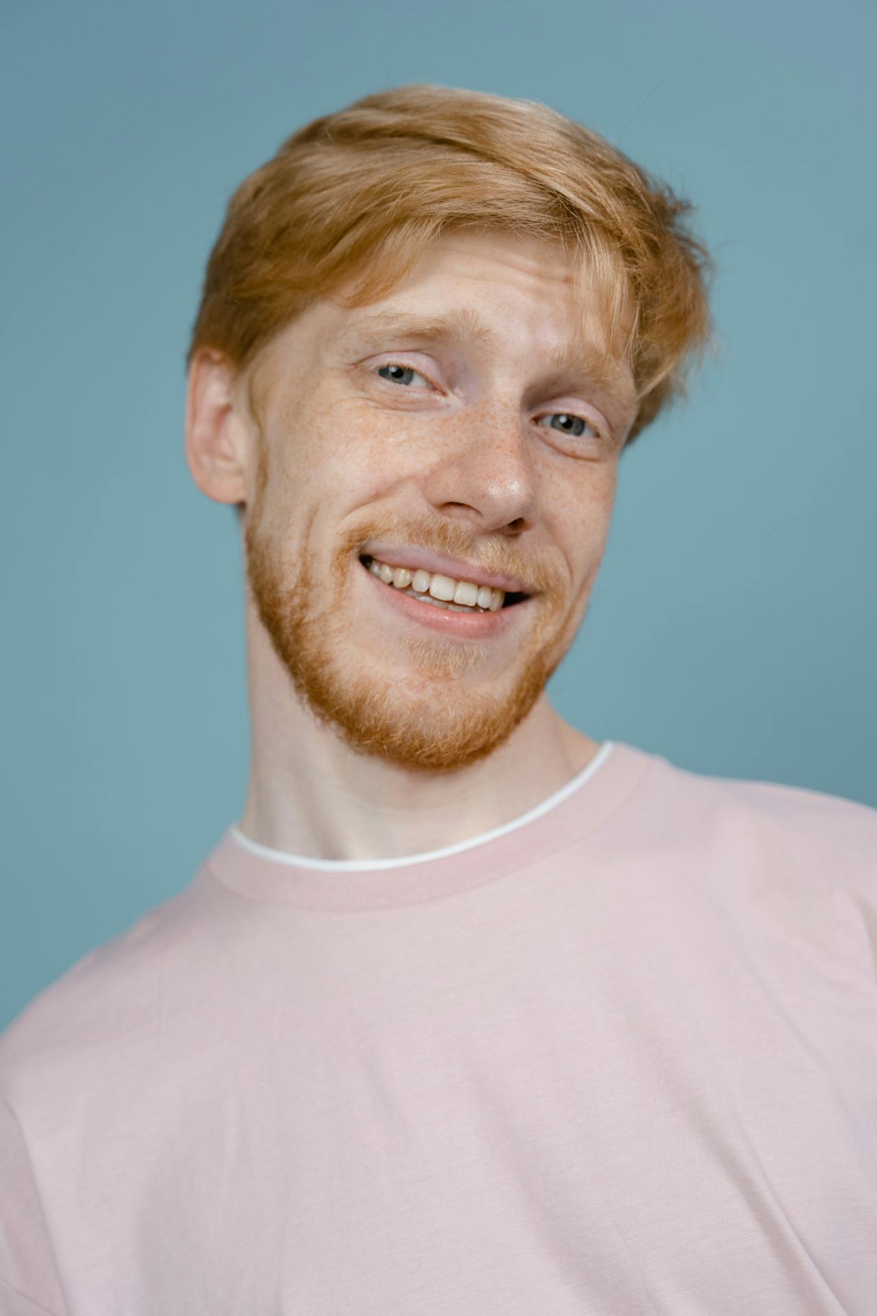 A man smiling | Source: Pexels