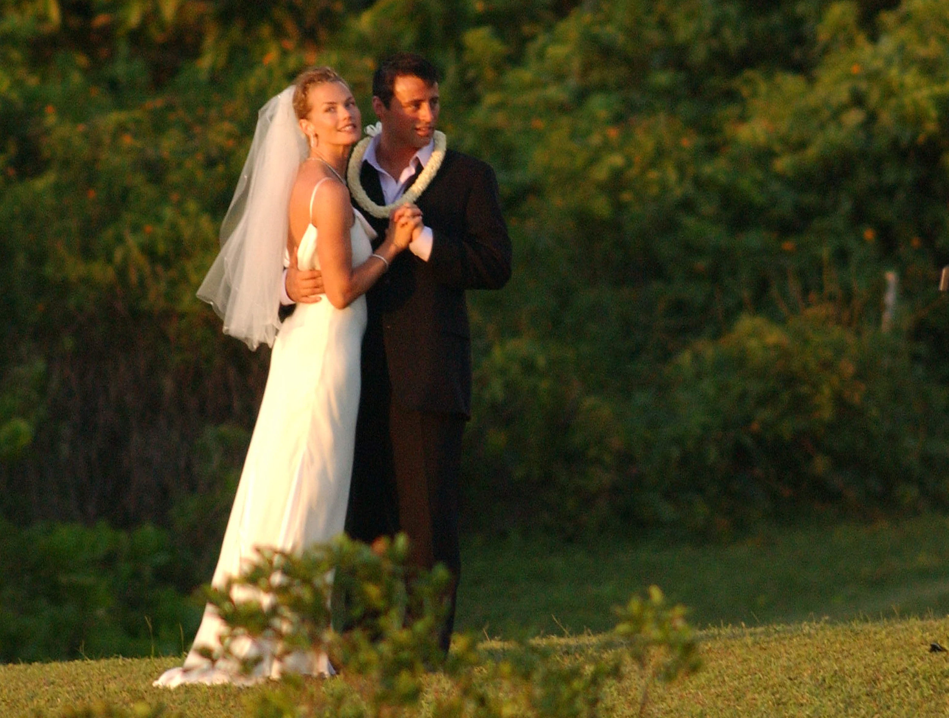 Melissa McKnight and Matt LeBlanc pictured on their wedding day on May 3, 2003 in Kilauea, Hawaii. | Sources: Getty Images