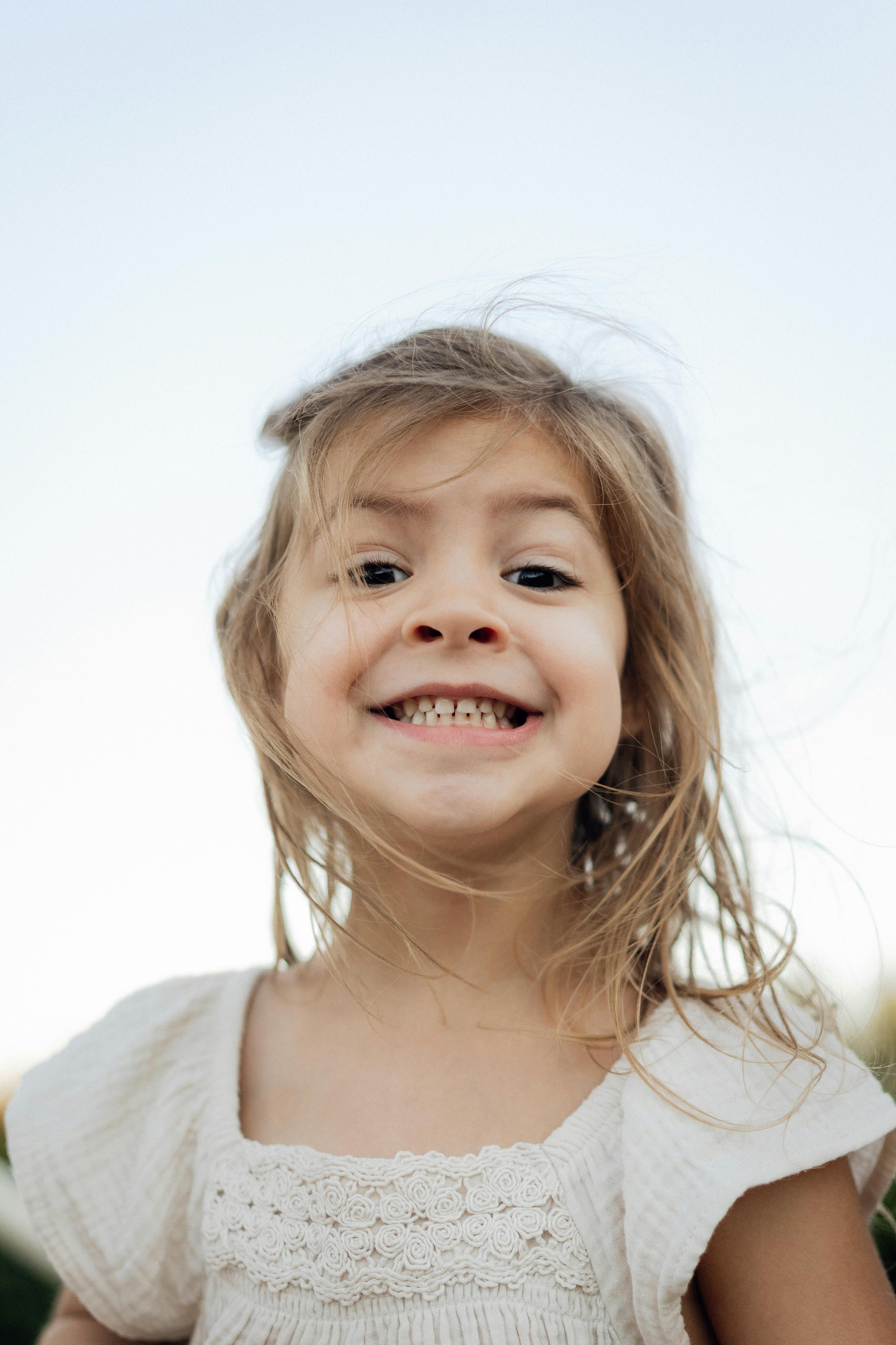 A happy girl smiling | Source: Pexels