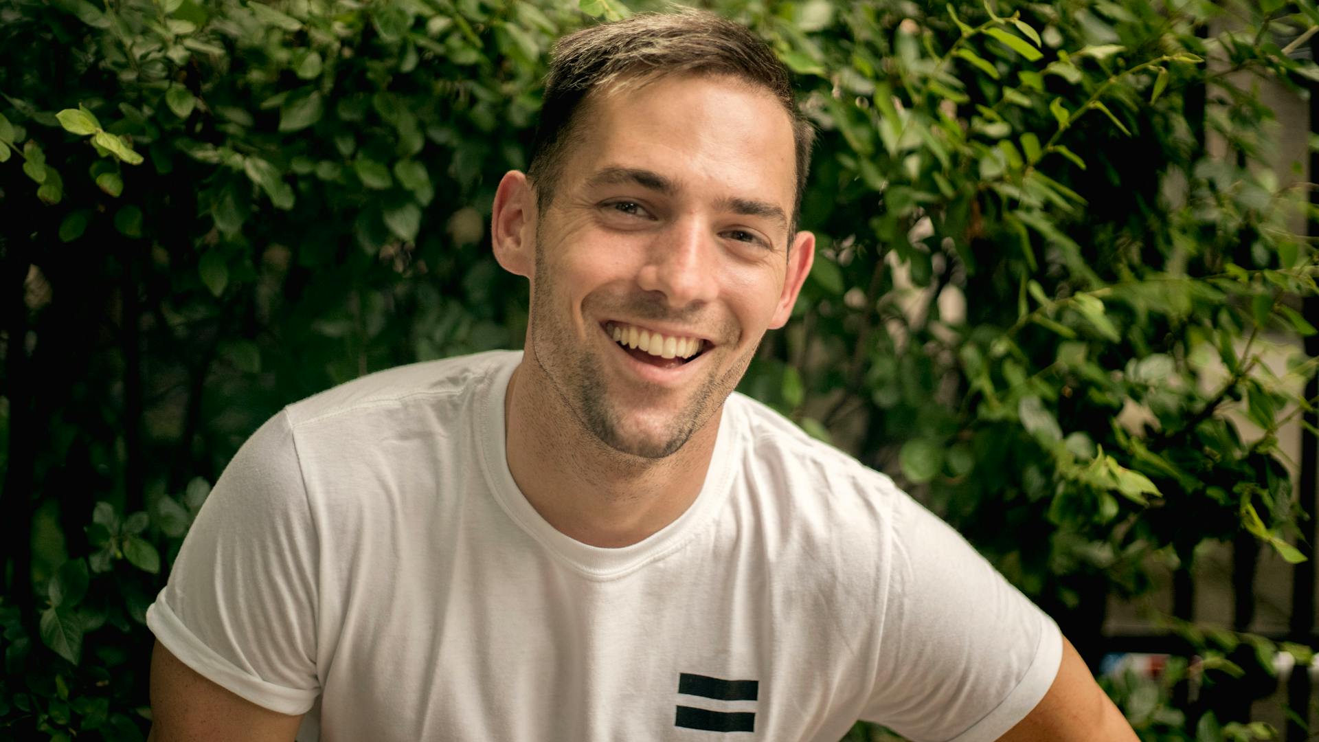 A man smiling | Source: Pexels