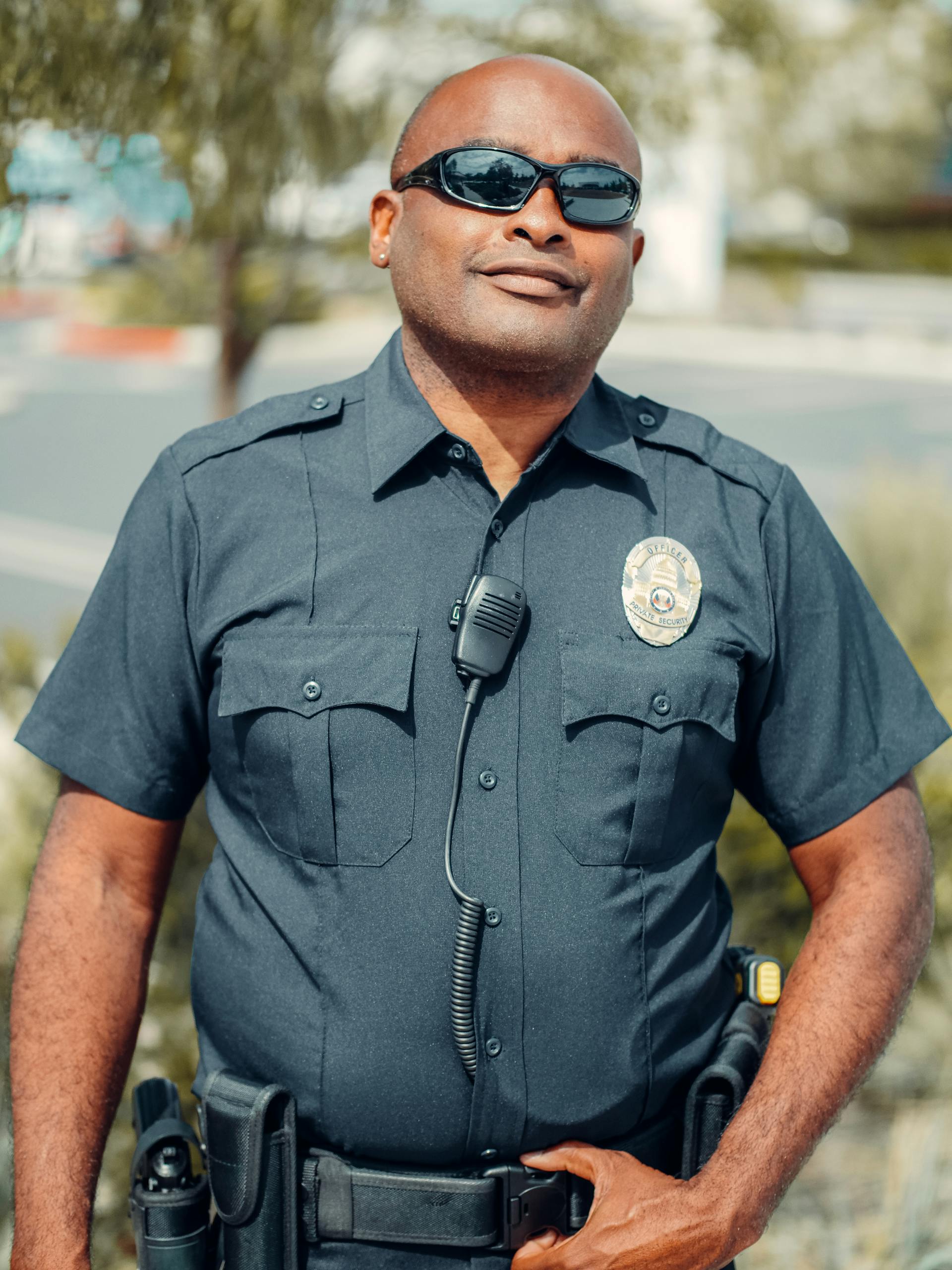 A police officer smiling faintly | Source: Pexels