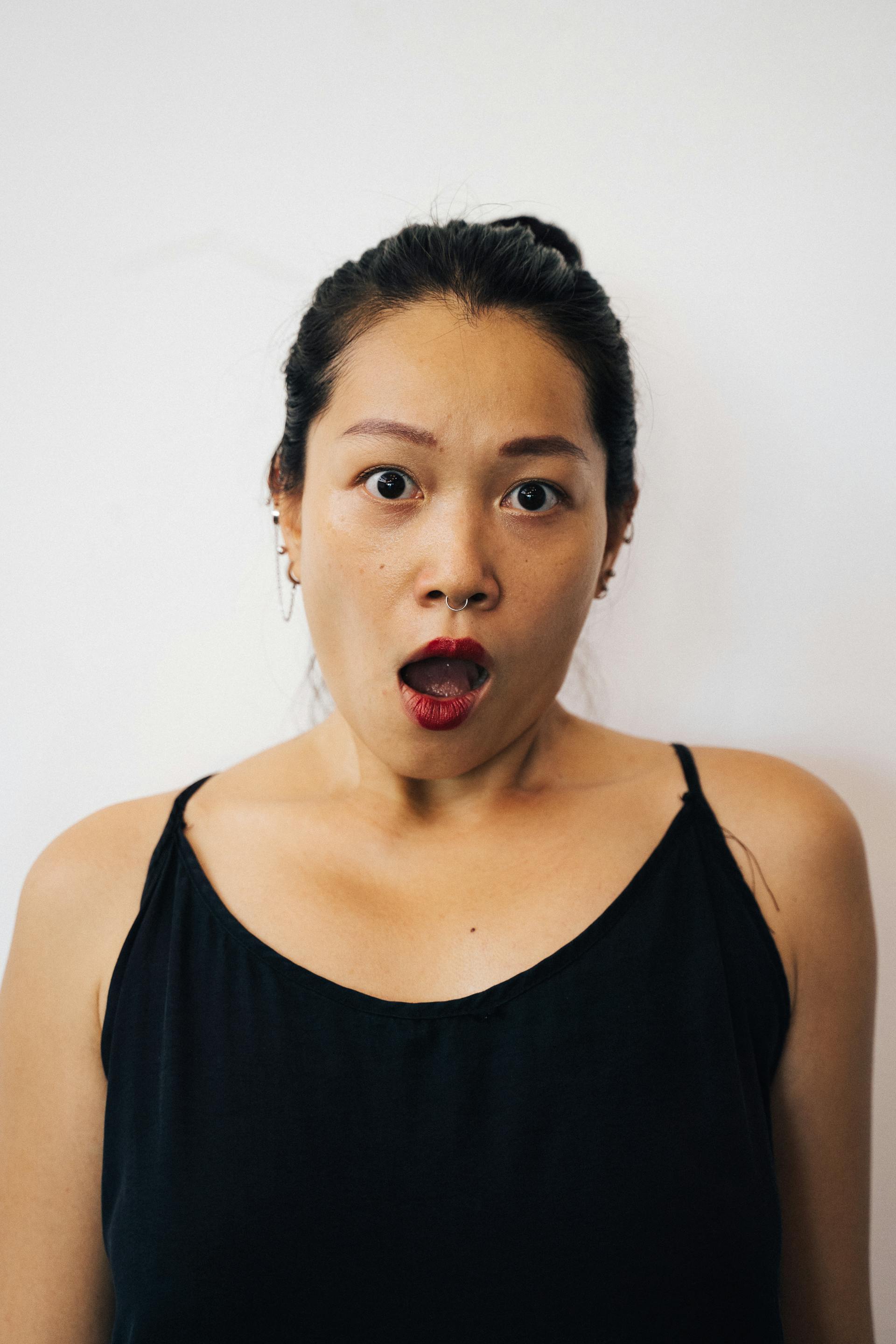 A woman staring at someone in shock | Source: Pexels