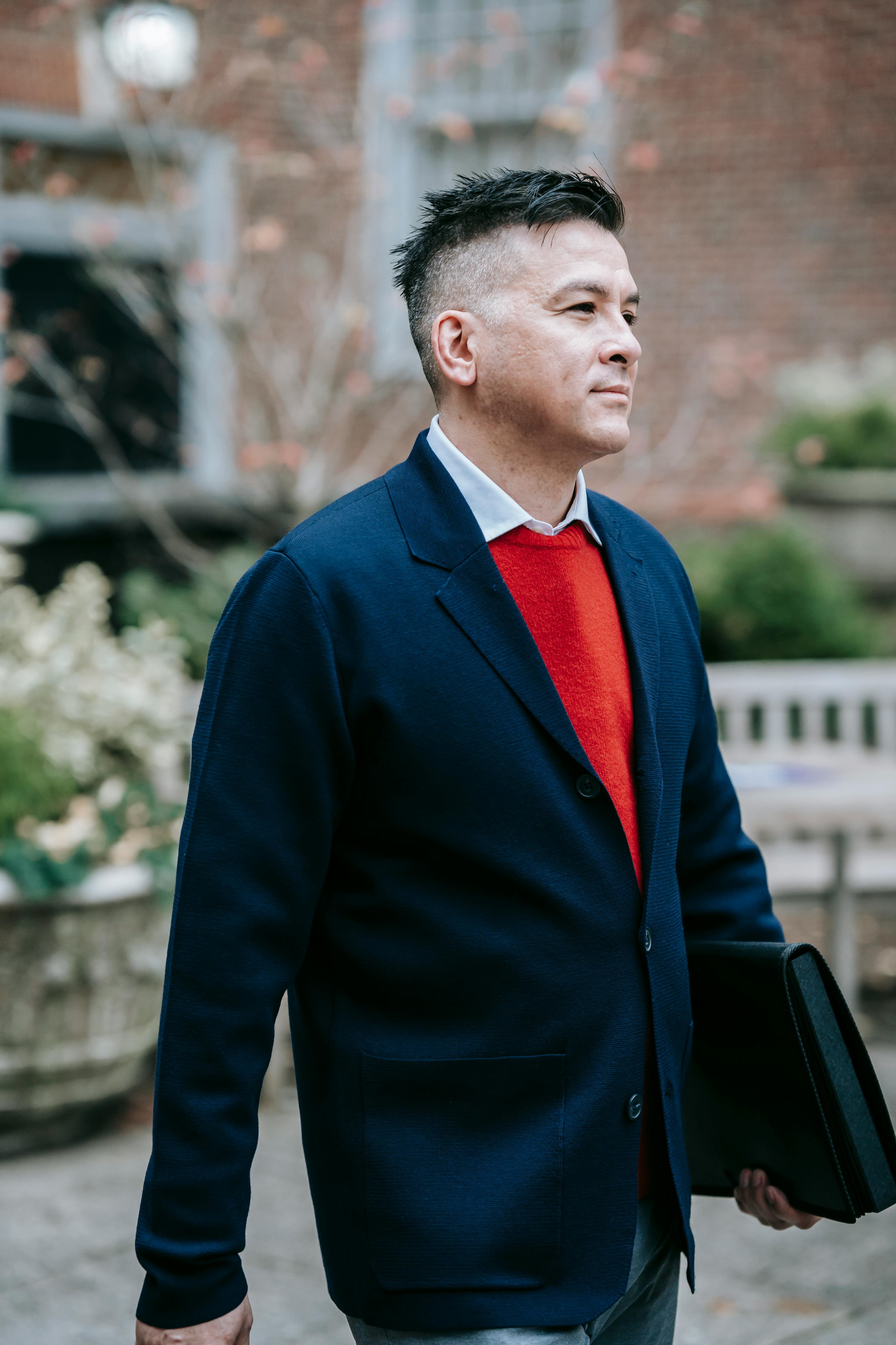 A businessman outside | Source: Pexels