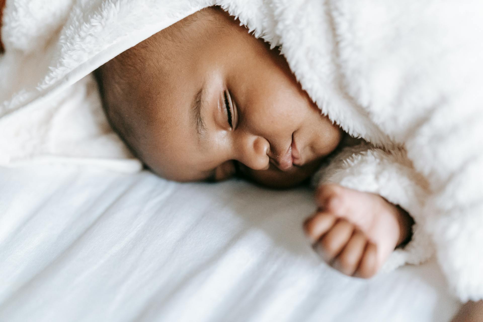 A close-up shot of a baby sleeping | Source: Pexels