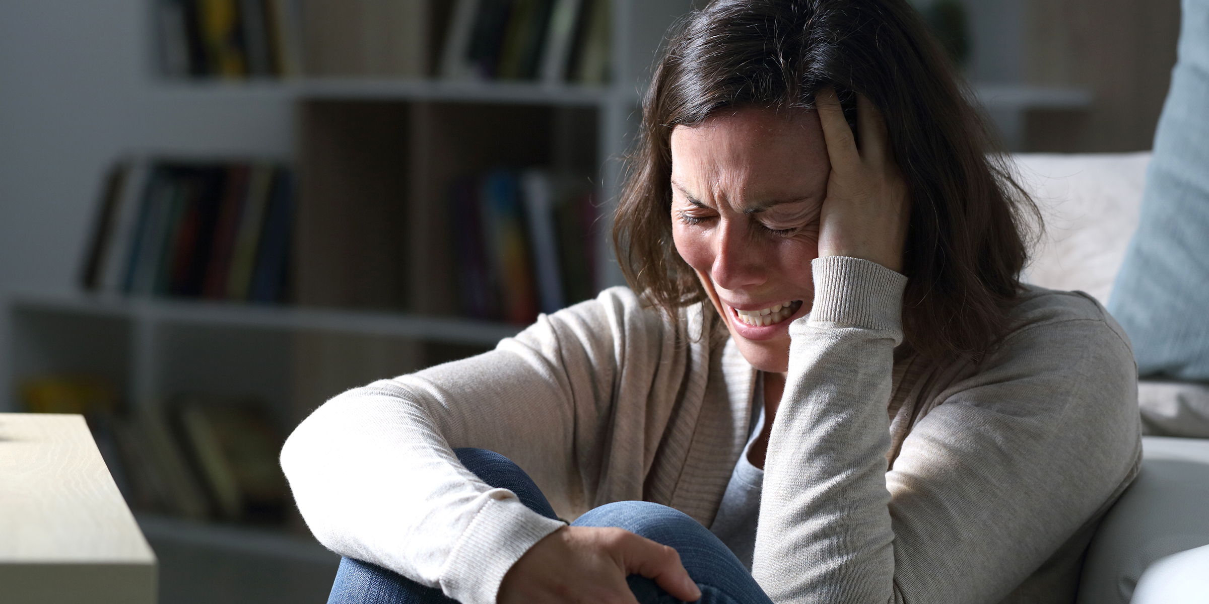 Woman crying | Source: Shutterstock