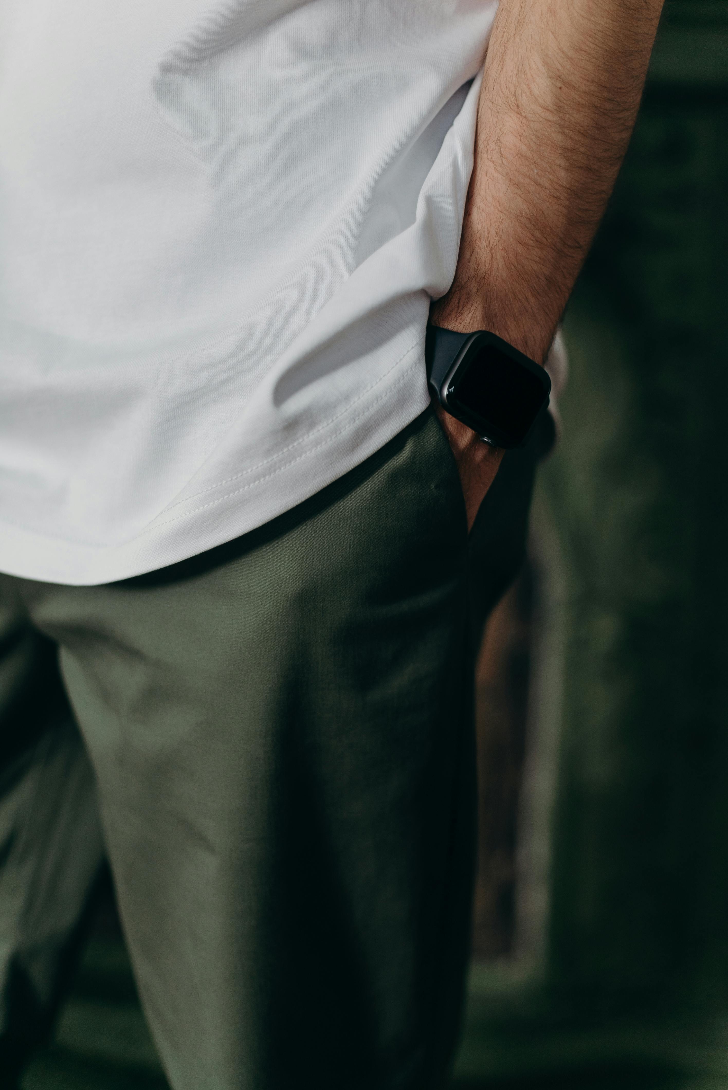 A watch on a person's wrist | Source: Pexels