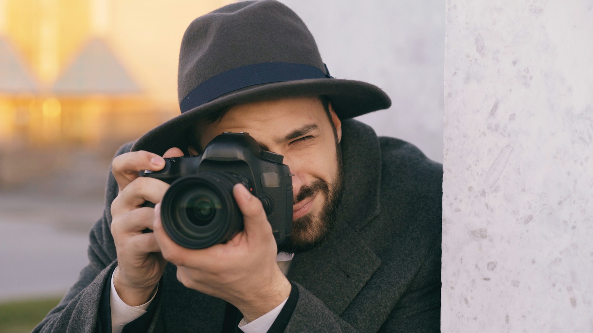 An investigator with a camera | Source: Unsplash