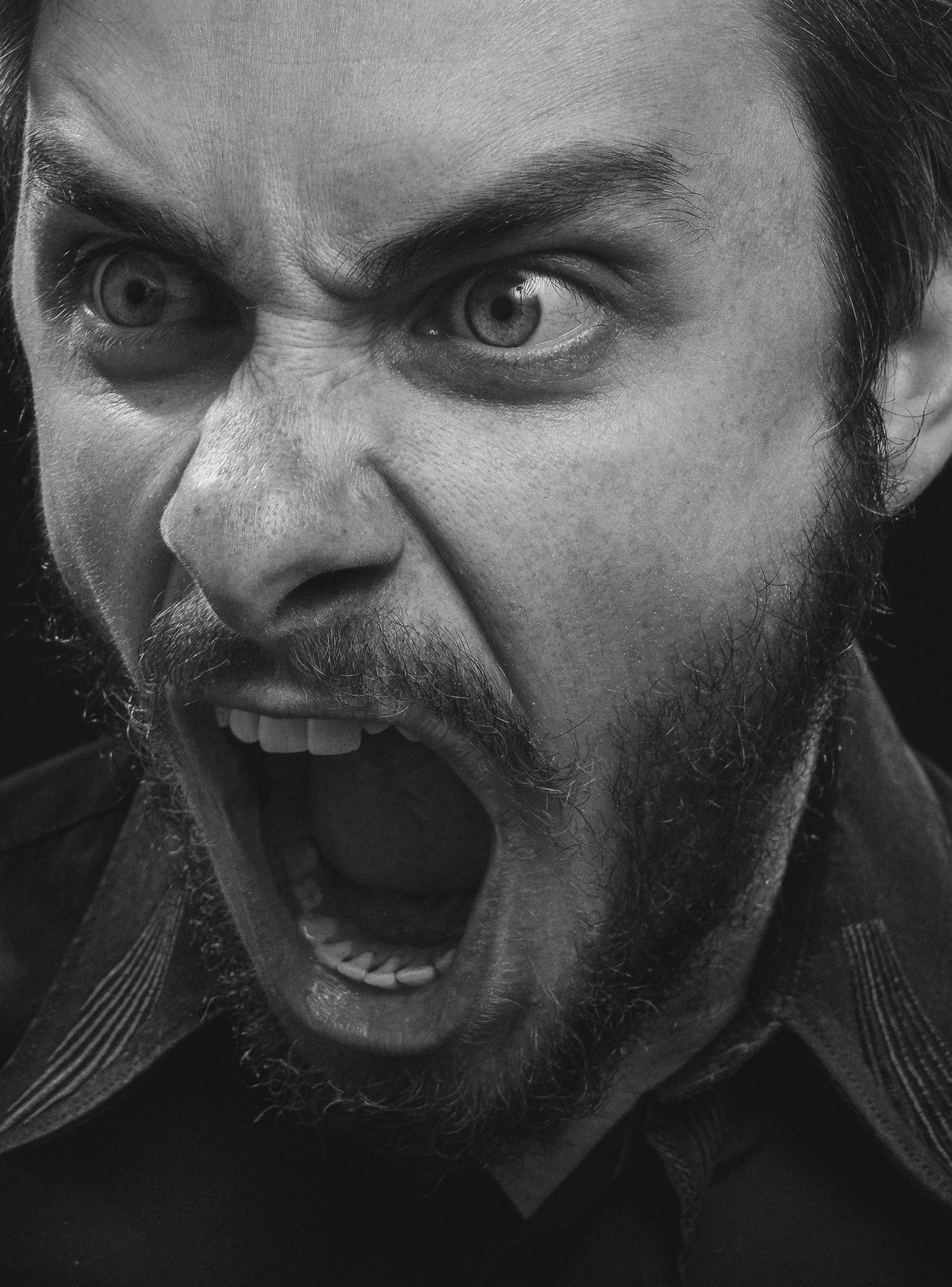 An angry man yelling | Source: Pexels
