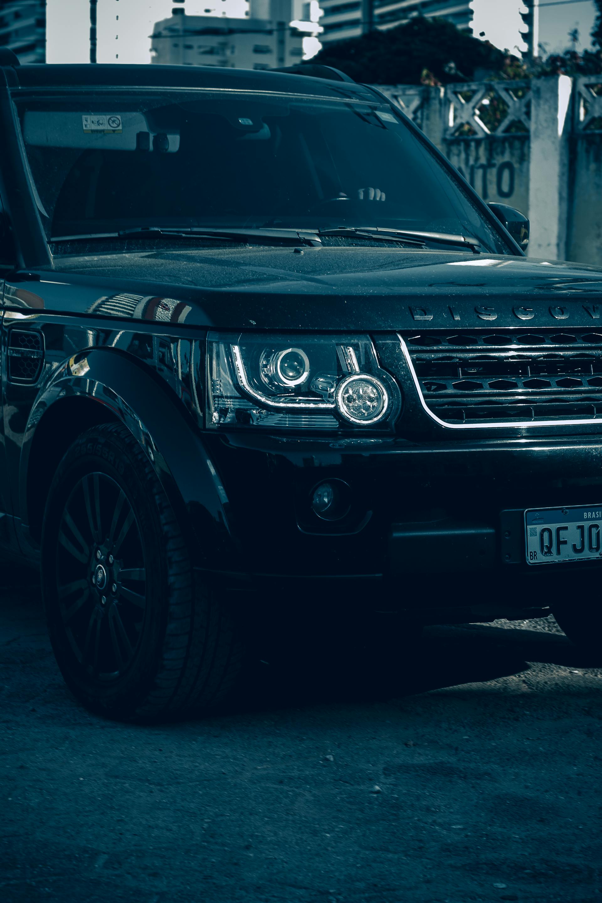 A black SUV | Source: Pexels