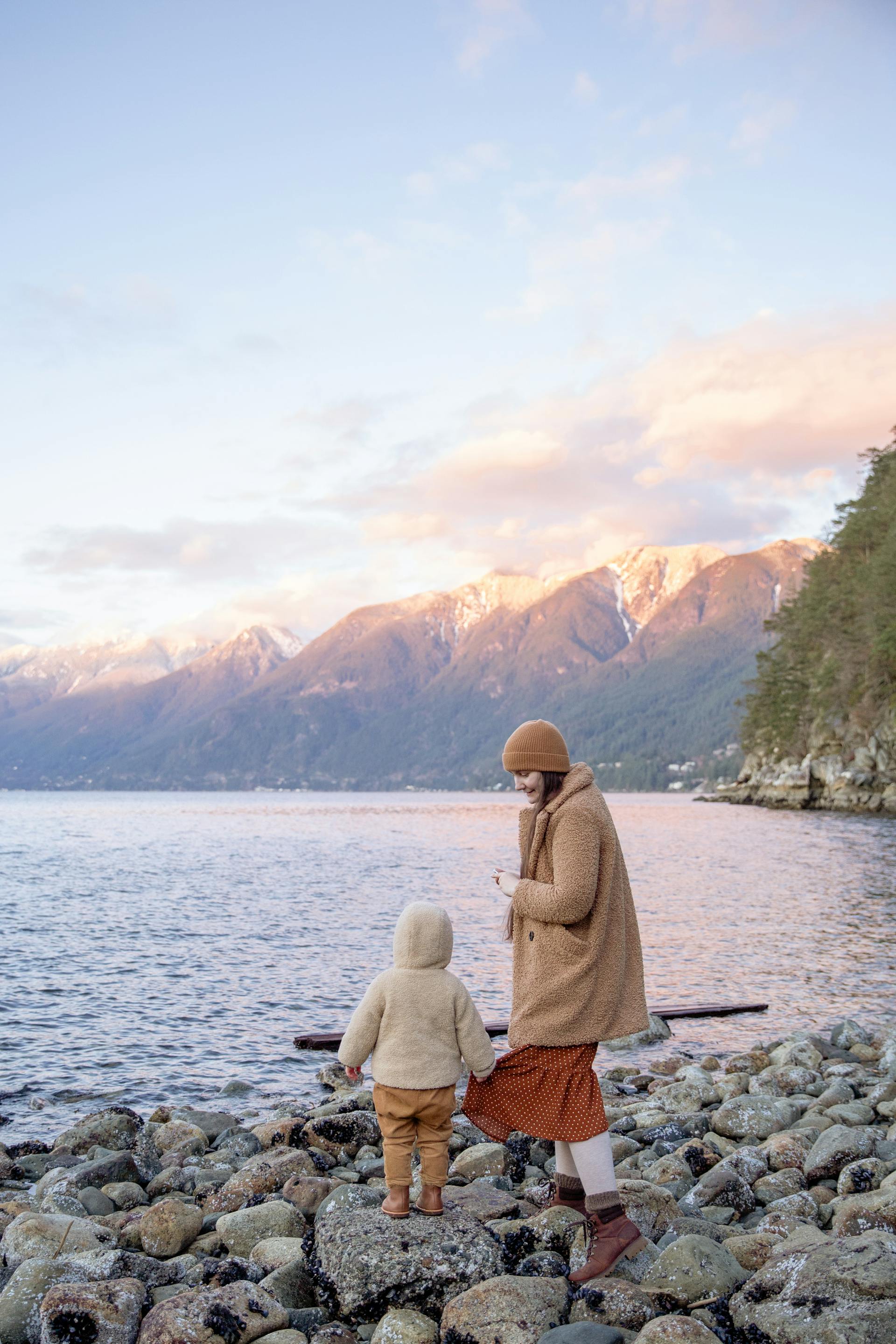 A mother and son | Source: Pexels