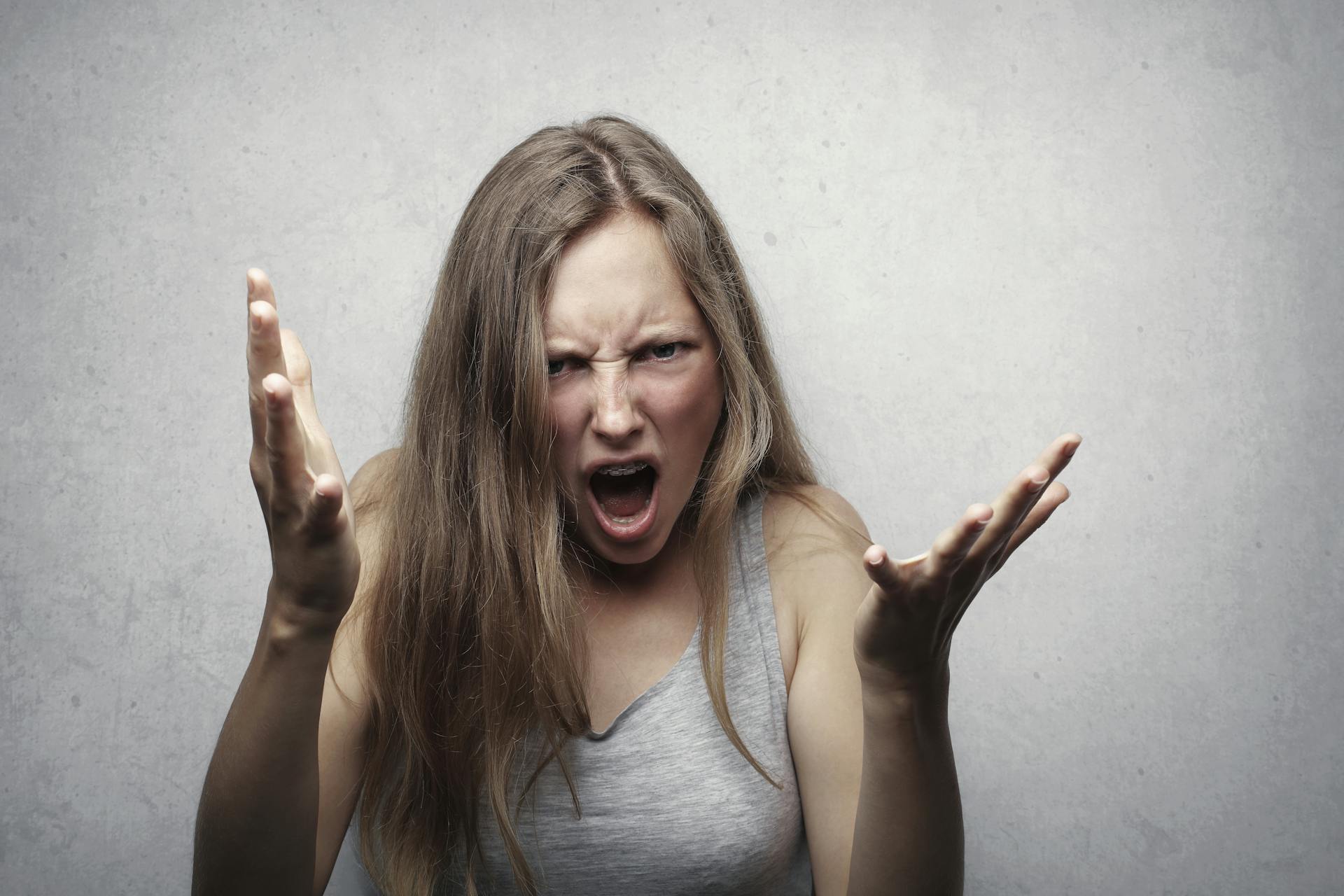 A furious woman shouting | Source: Pexels