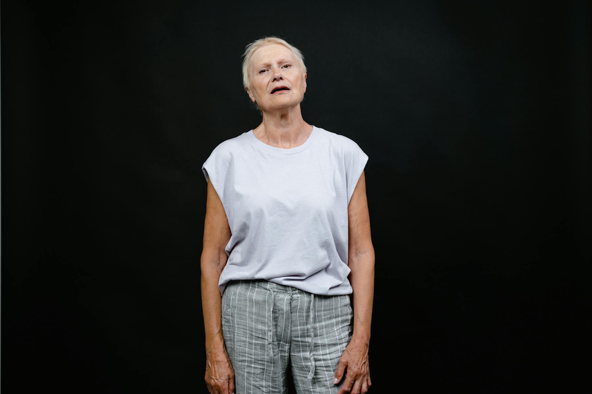A woman staring at someone in disbelief | Source: Pexels