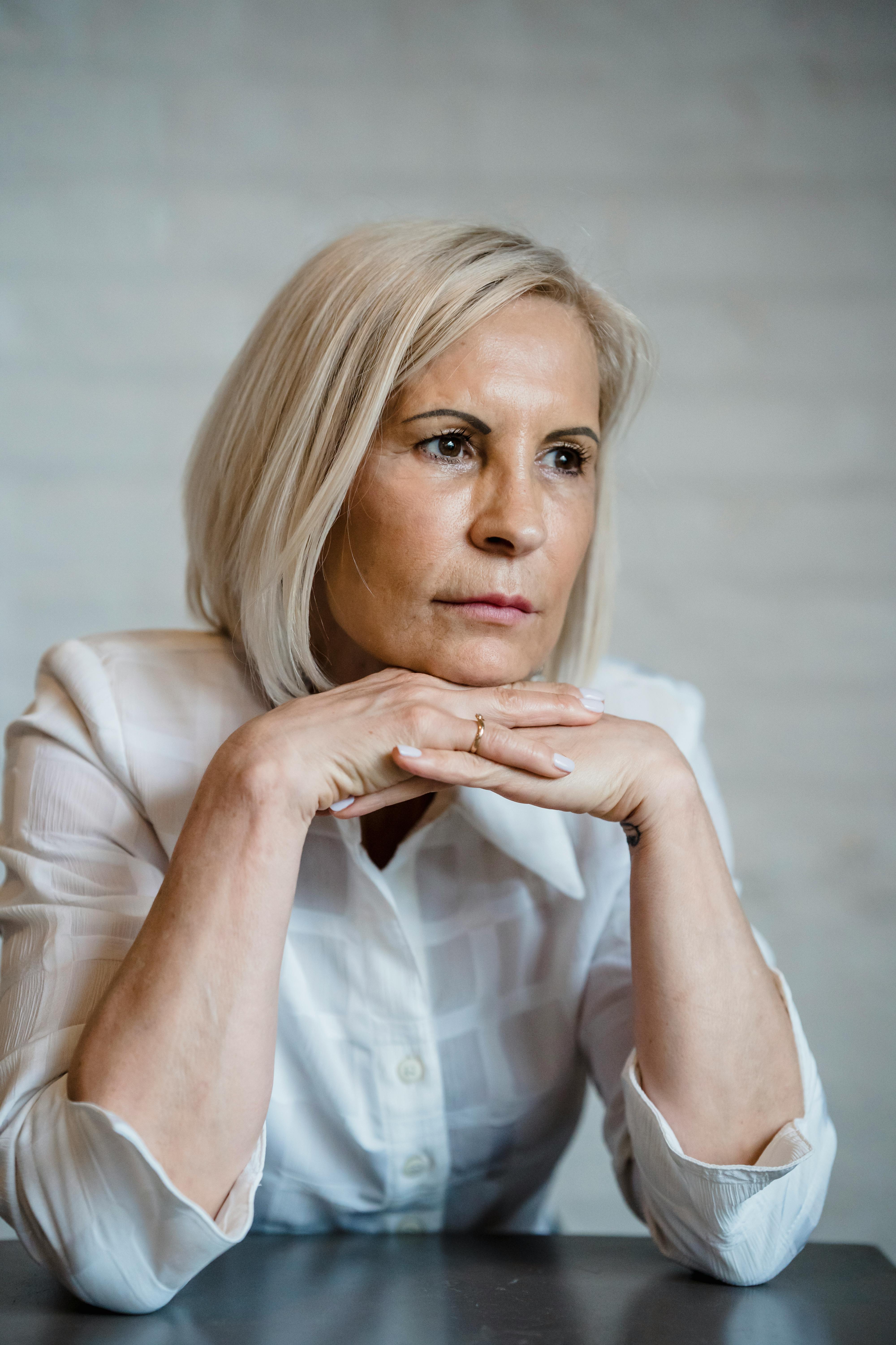 An annoyed woman | Source: Pexels