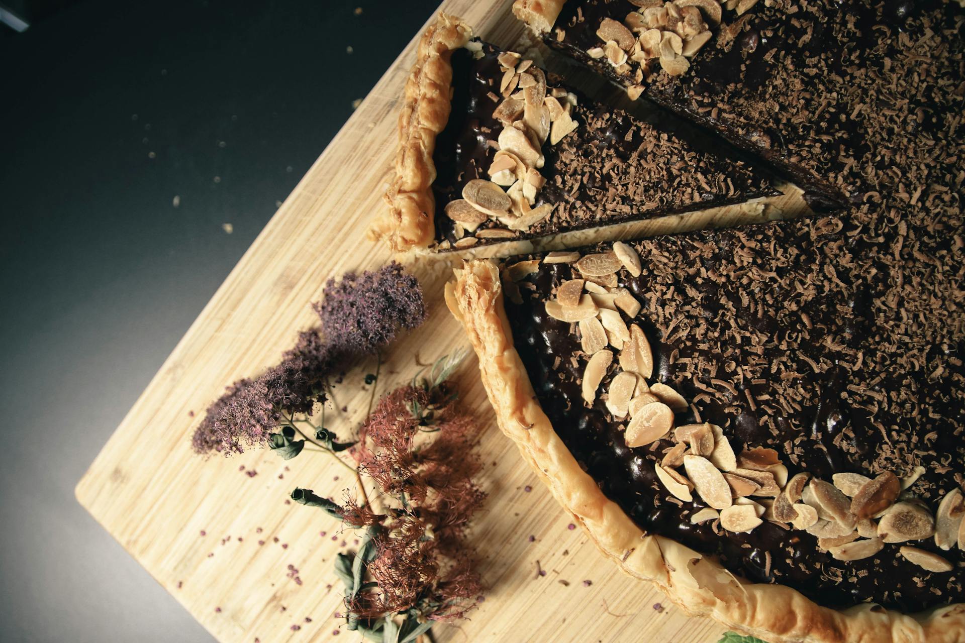 A chocolate pie | Source: Pexels