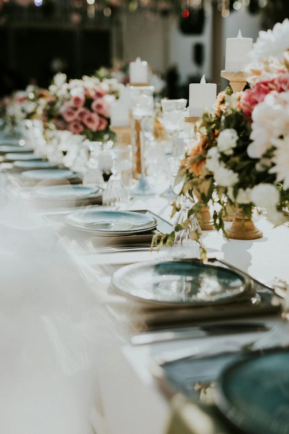 A table served for a formal dinner | Source: Pexels