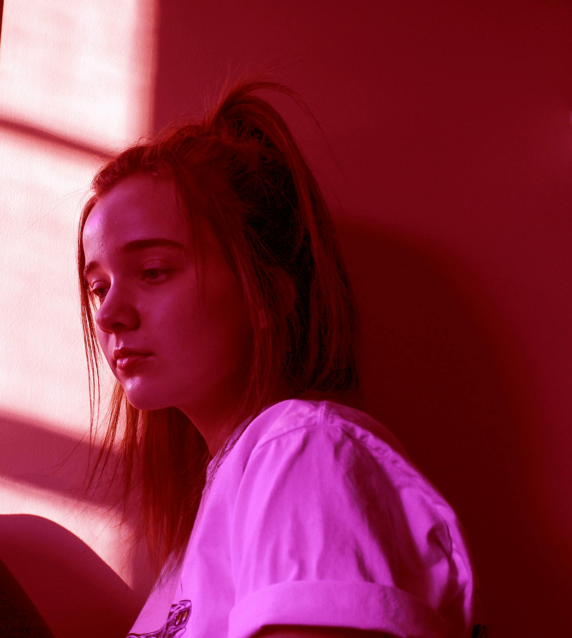 A sad teen girl | Source: Pexels