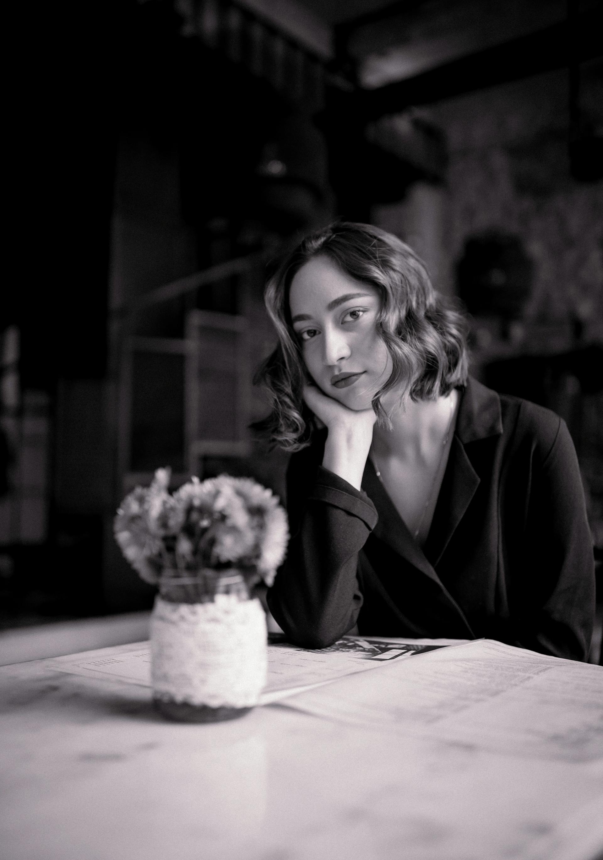 A thoughtful woman | Source: Pexels