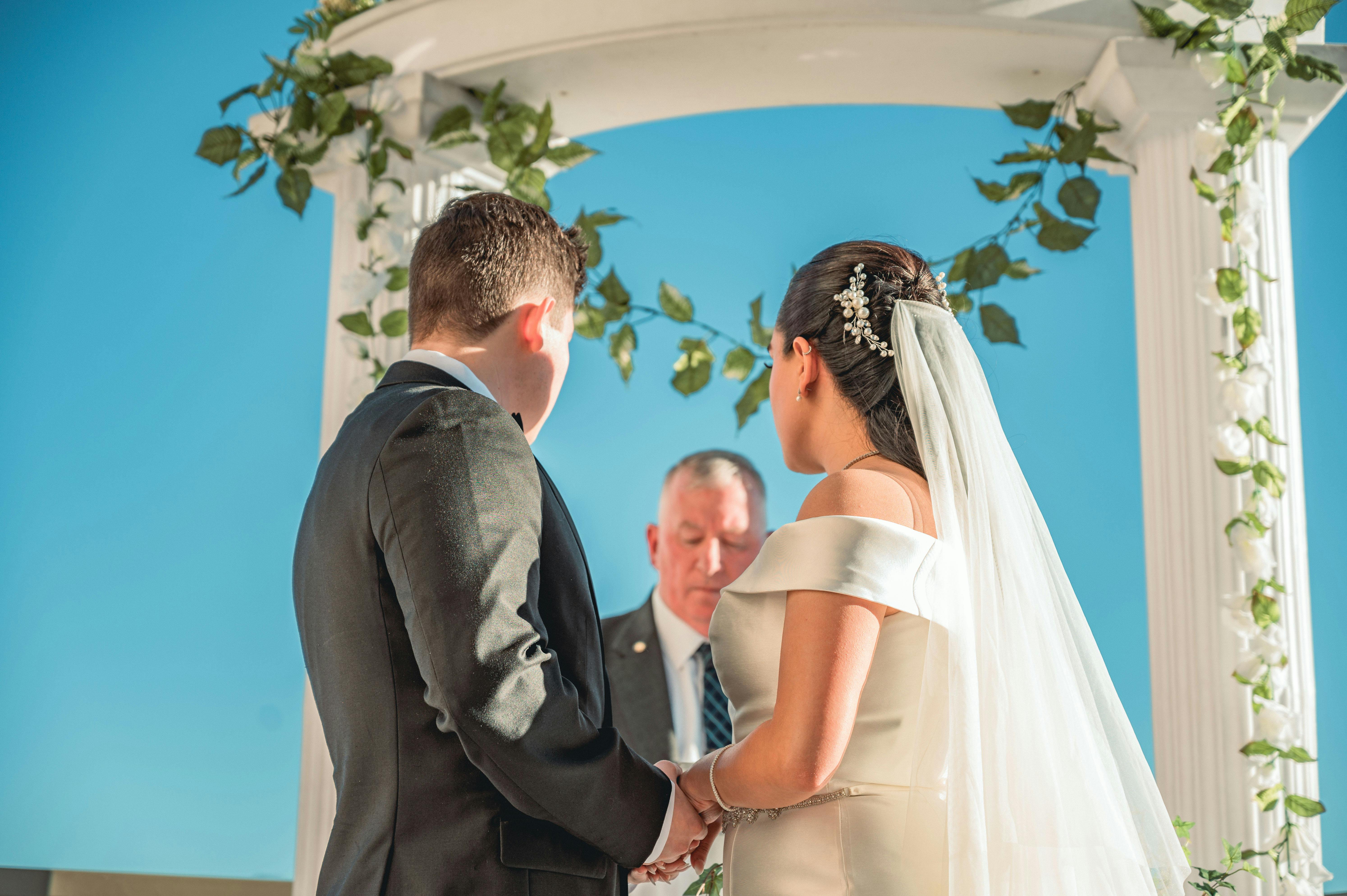 A couple getting married | Source: Pexels