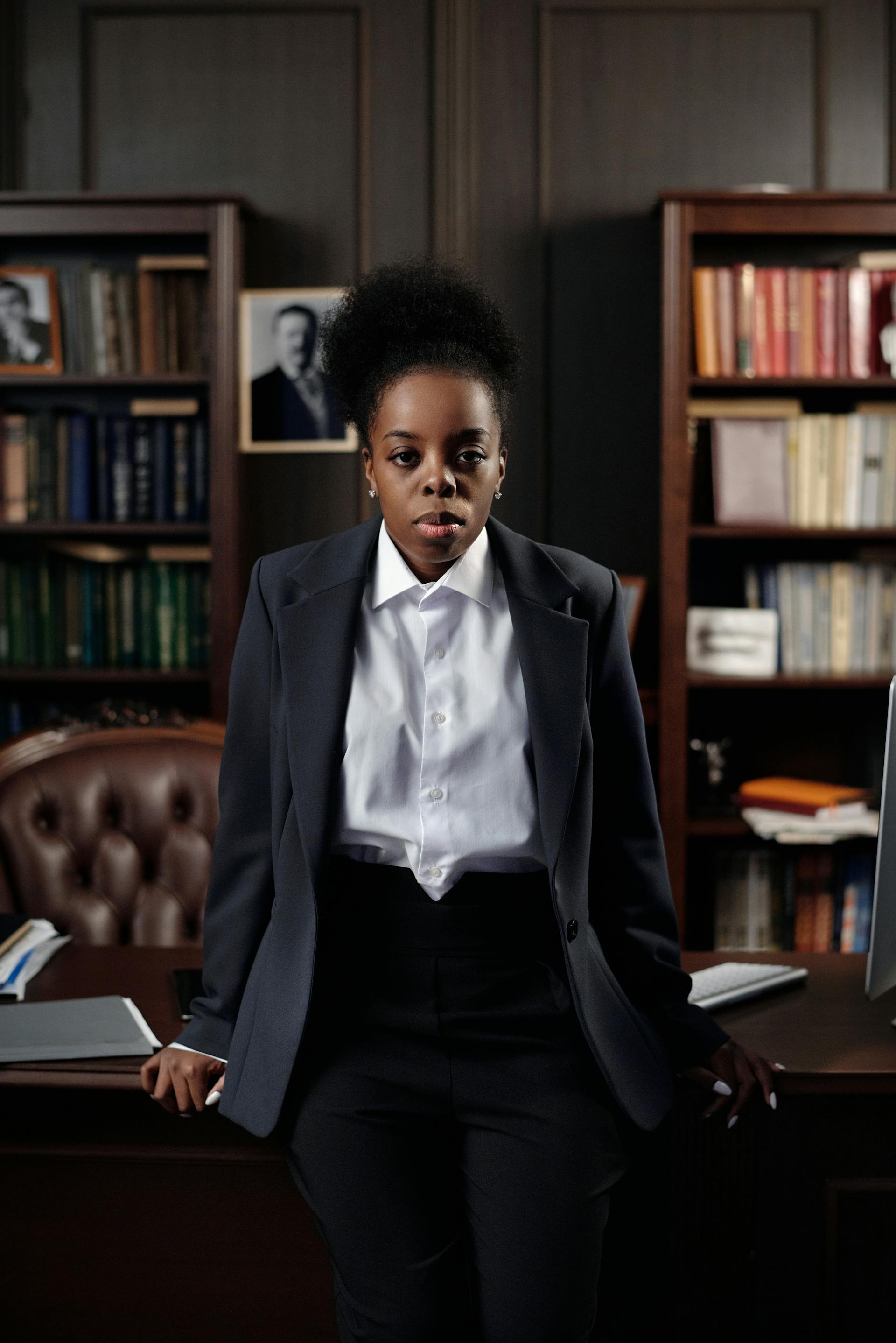 A lawyer in her office | Source: Pexels