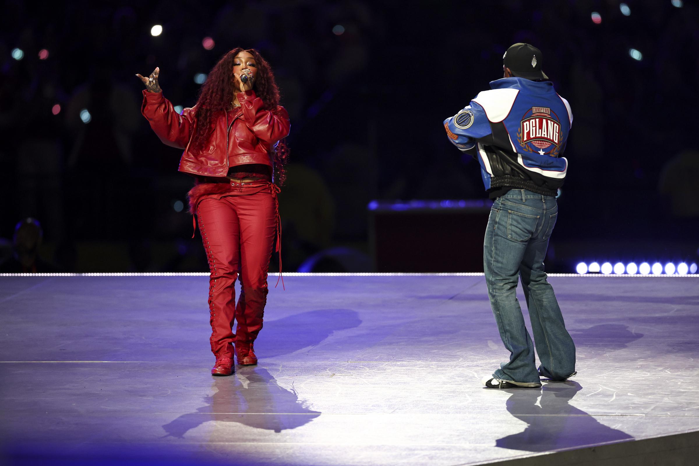 SZA and Kendrick Lamar perform onstage at the Apple Music Super Bowl LIX Halftime Show on February 9, 2025, in New Orleans, Louisiana. | Source: Getty Images