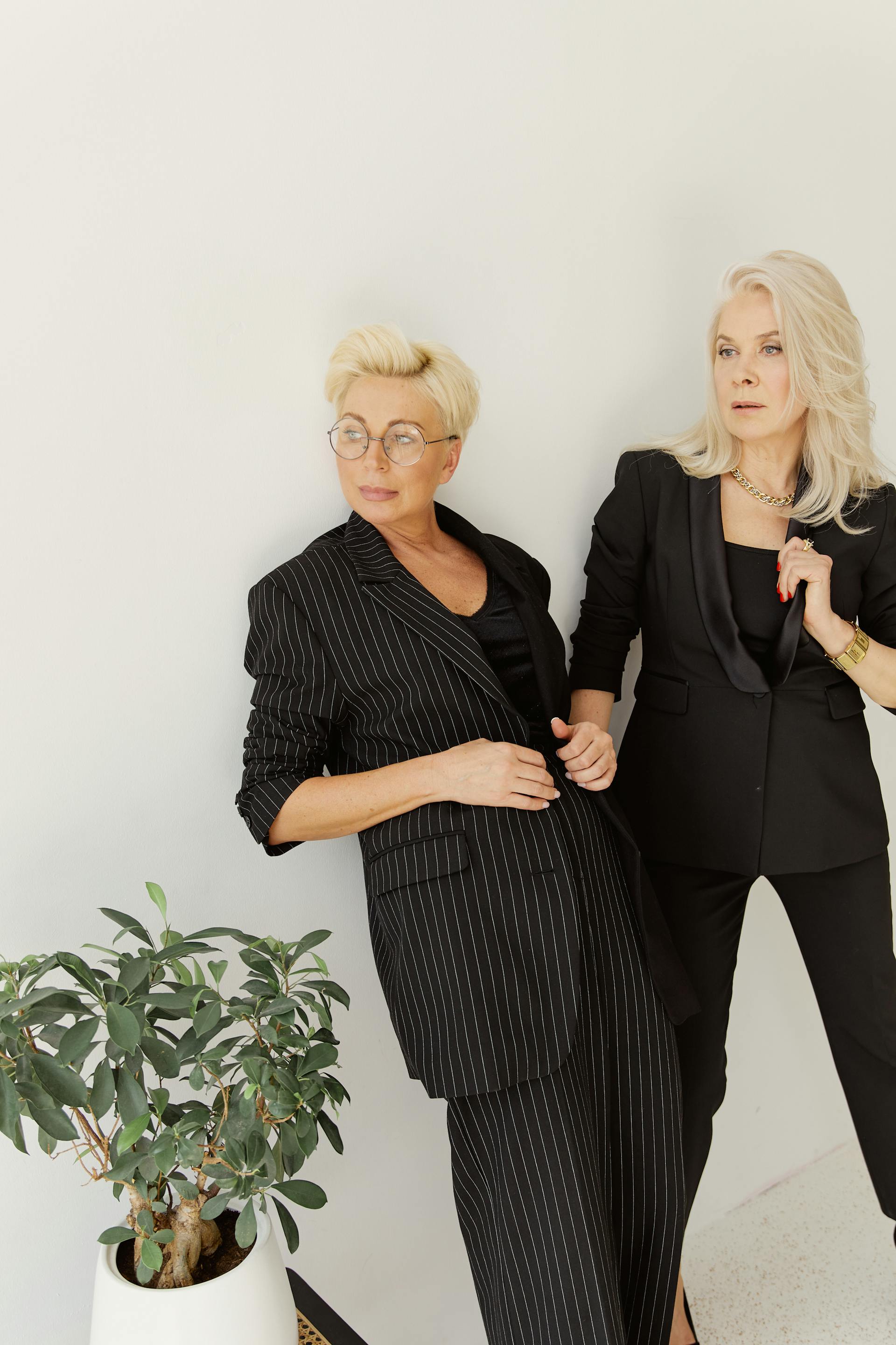 Two women staring at someone | Source: Pexels
