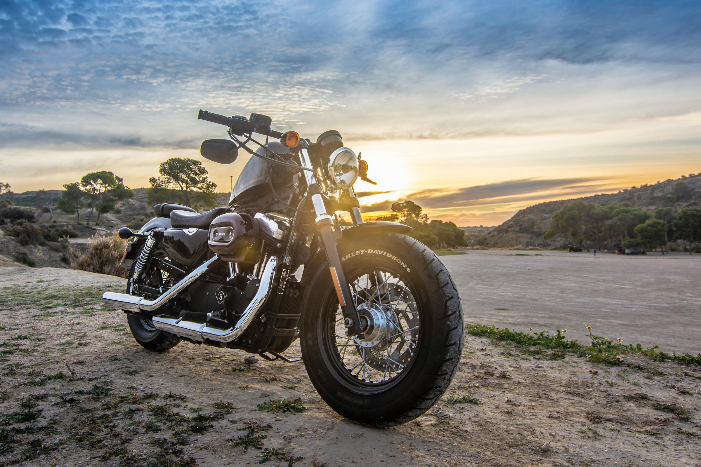 A parked motorcycle | Source: Pexels