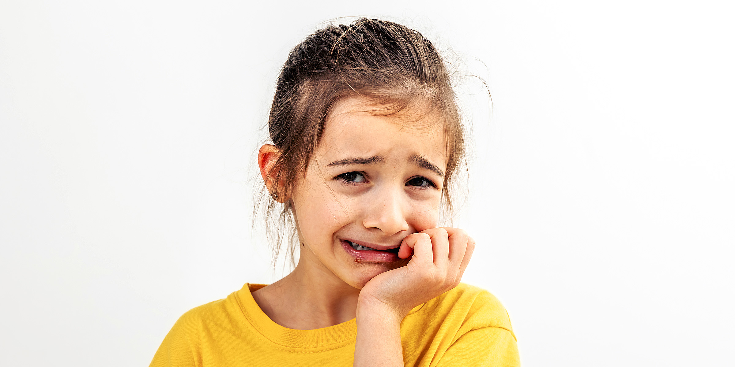 A girl crying | Source: Freepik
