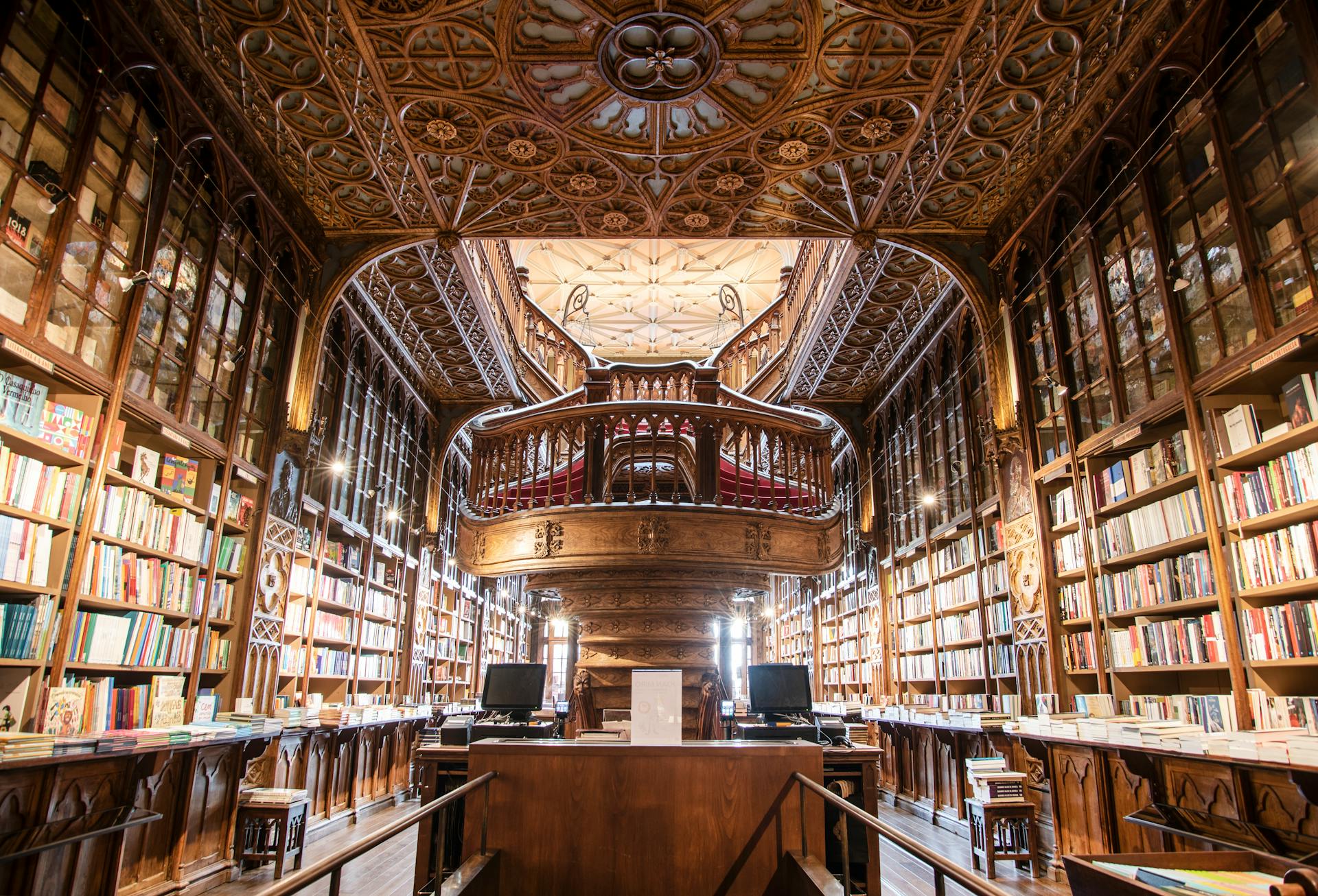 A library | Source: Pexels