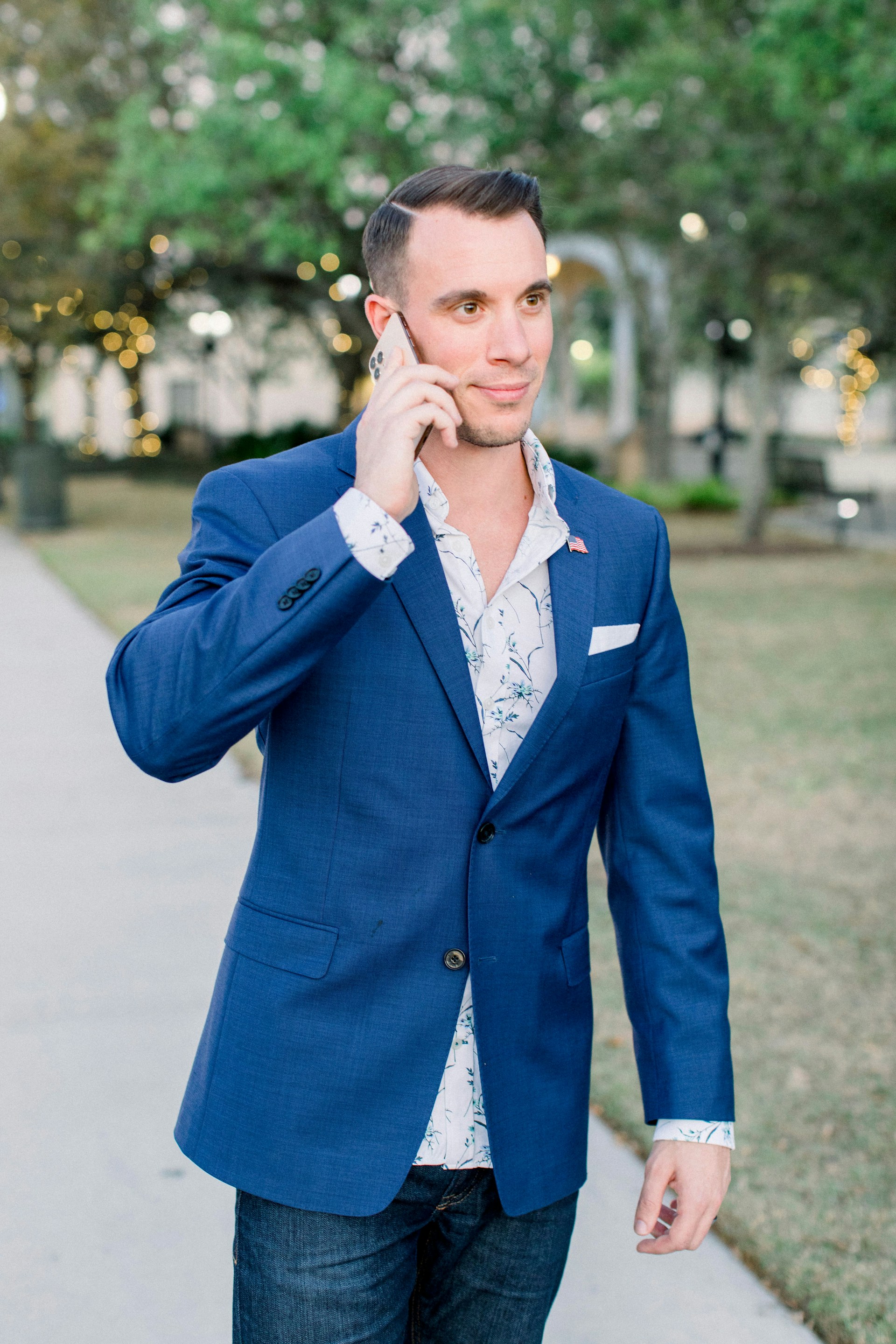 A man talking on the phone | Source: Unsplash