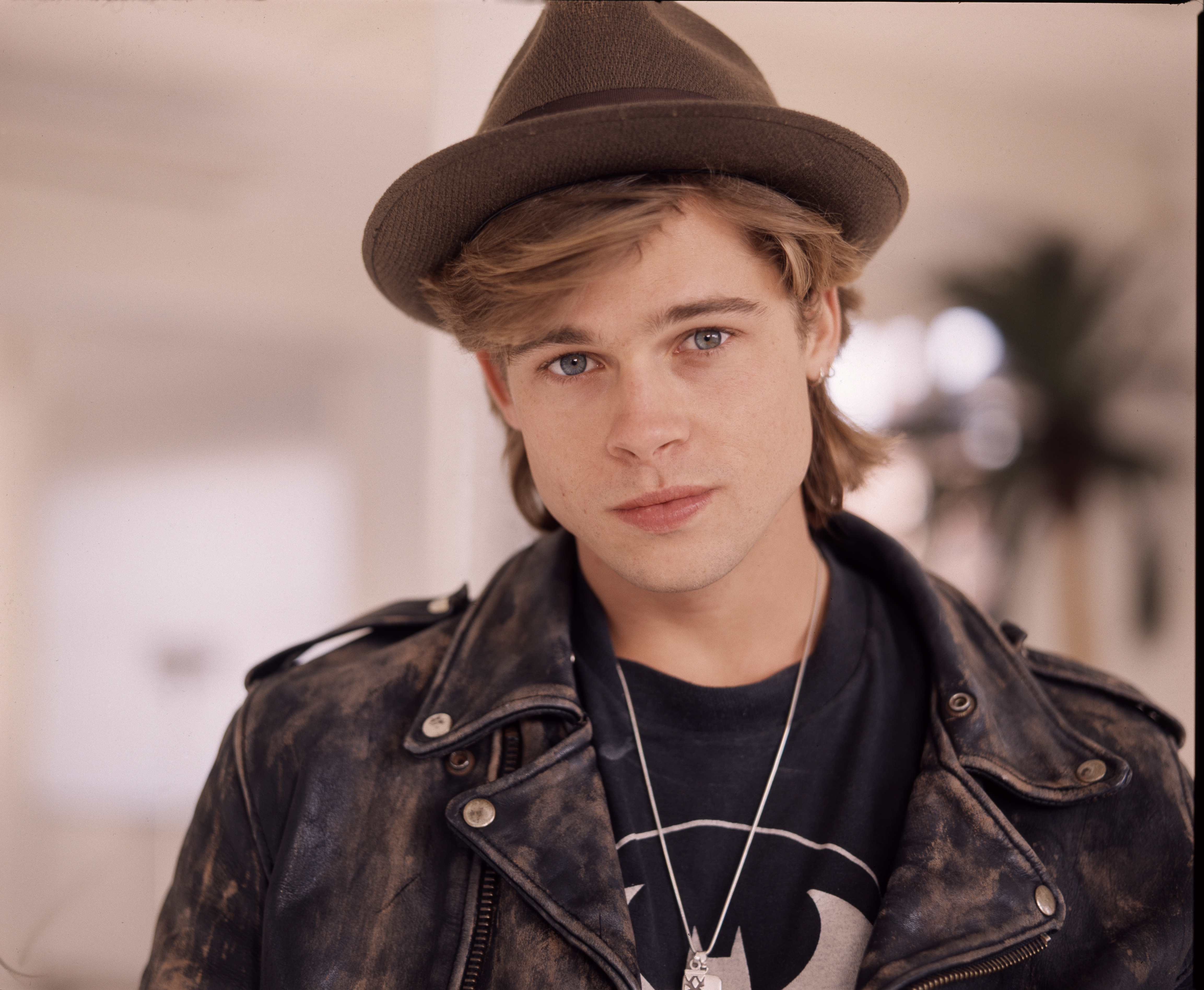 Brad Pitt photographed in London, England, in 1988. | Source: Getty Images