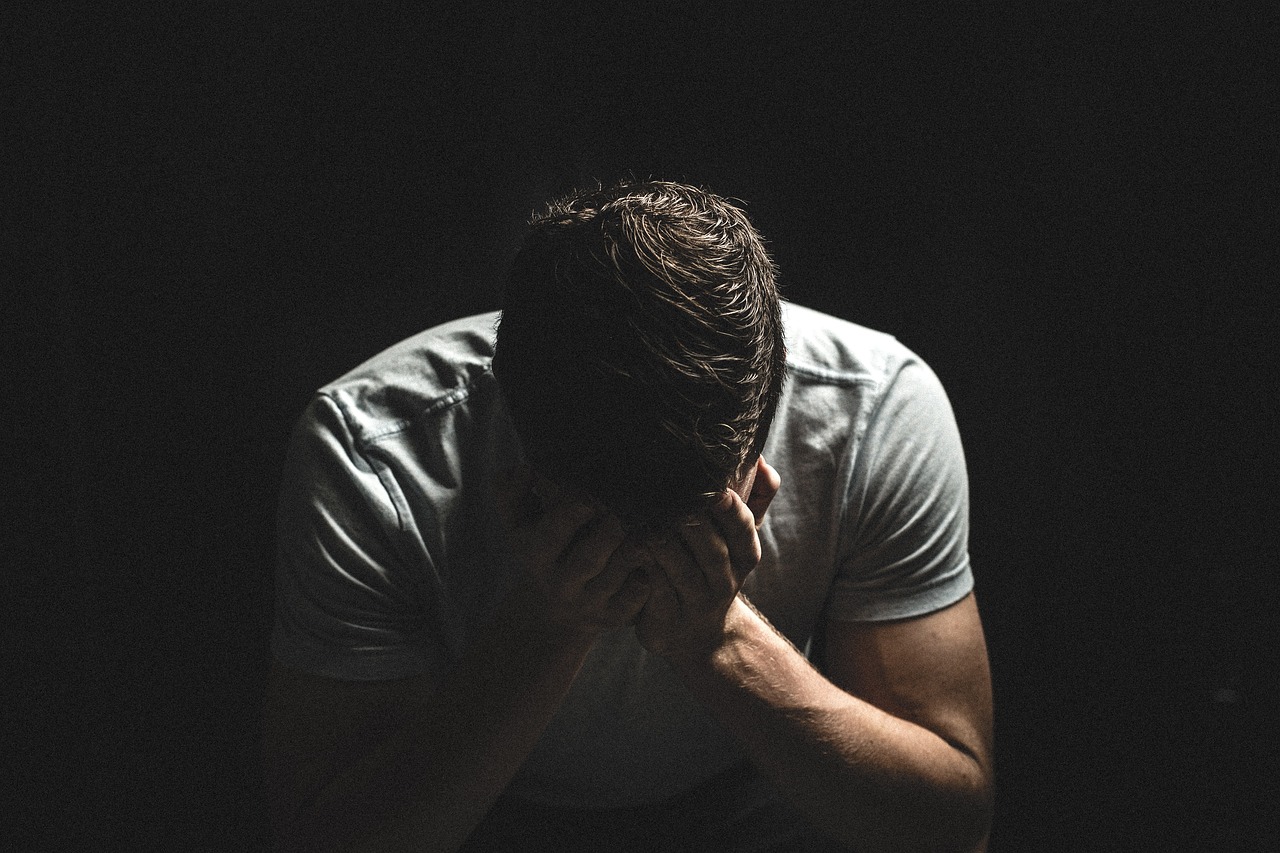 A distressed man | Source: Pixabay