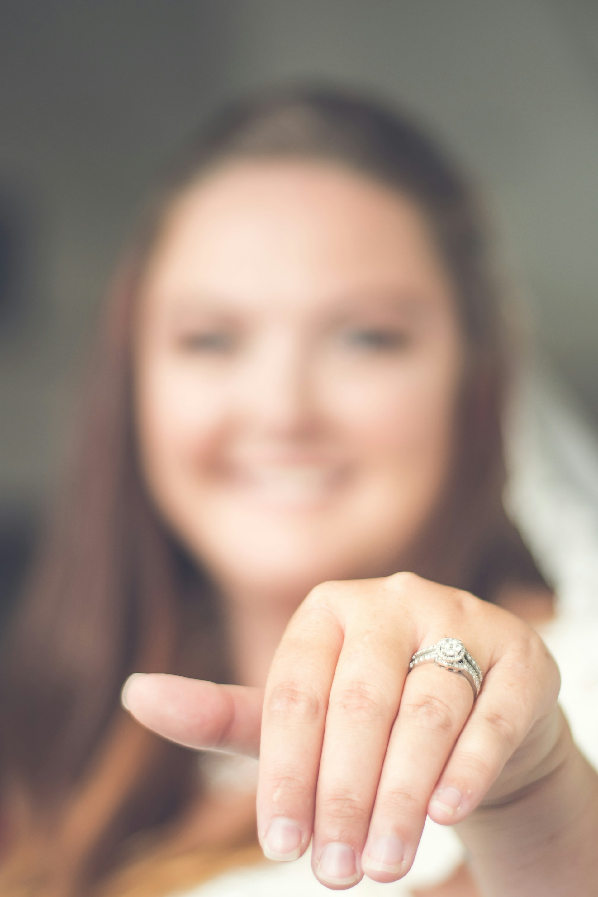 A woman flaunting her diamond ring | Source: Unsplash