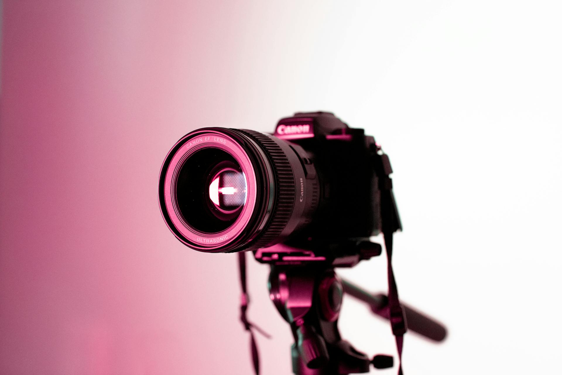 A camera | Source: Pexels