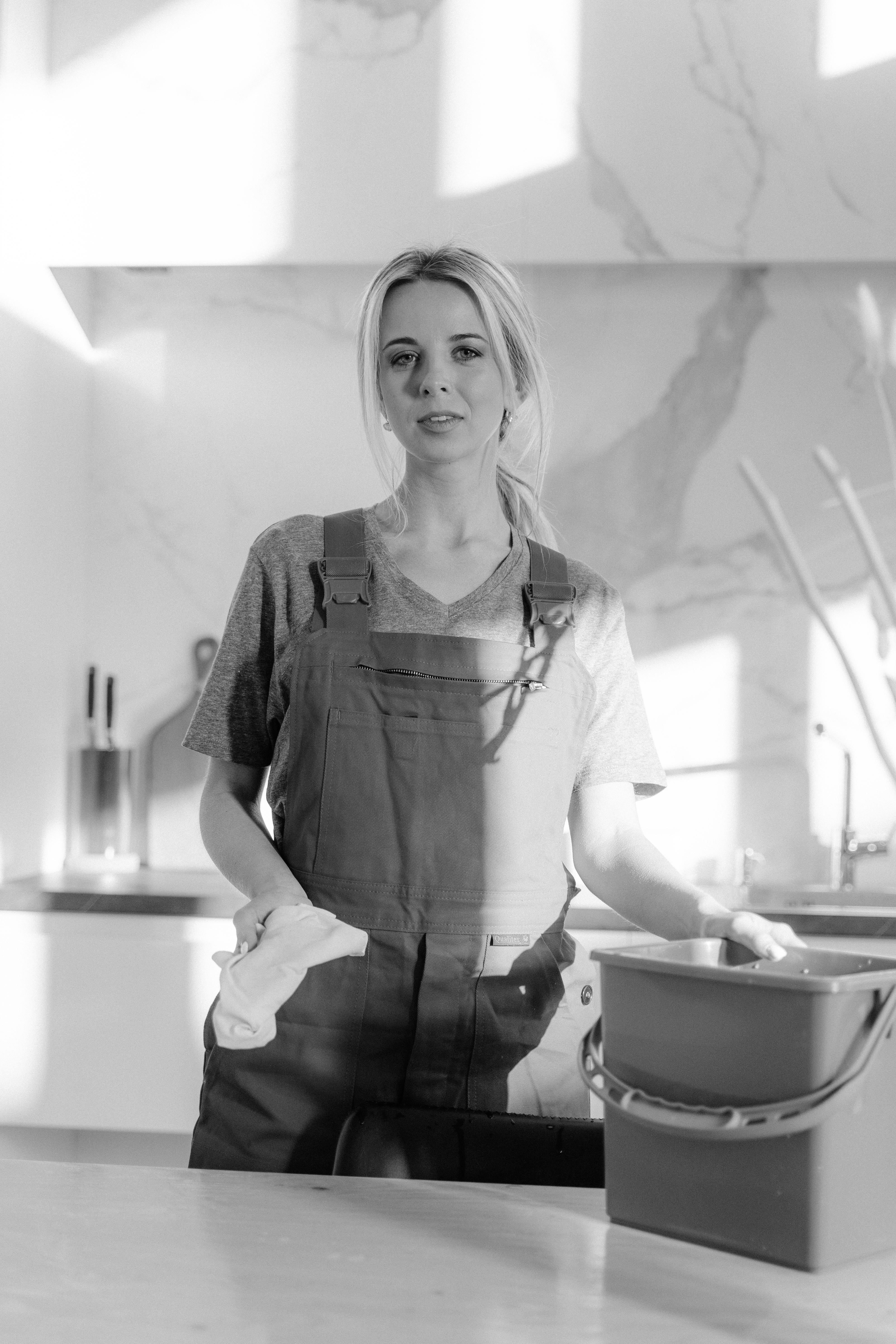 A housekeeper | Source: Pexels