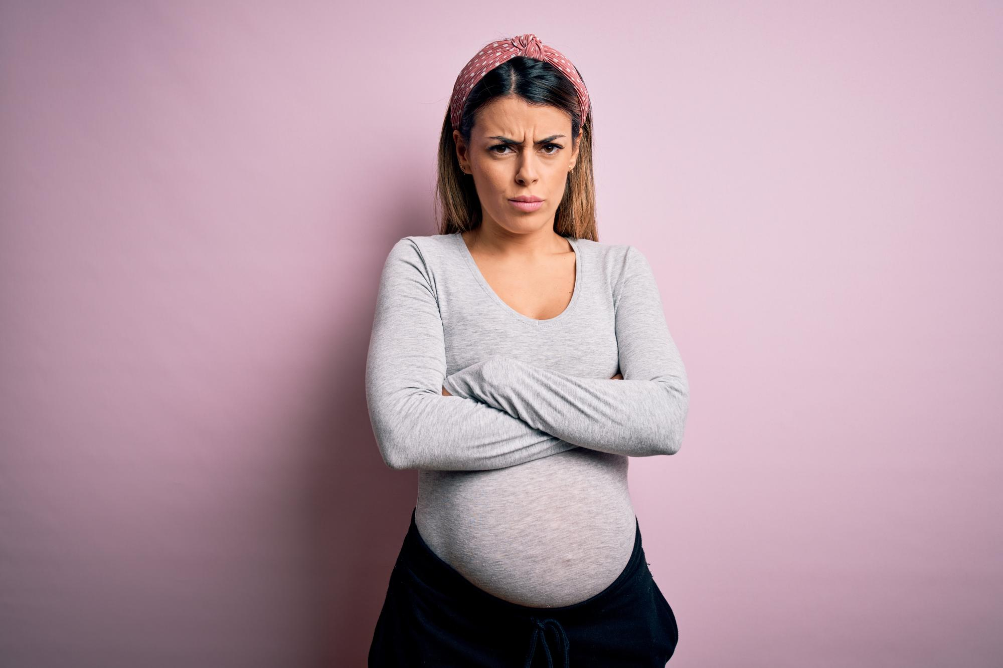 An angry pregnant woman | Source: Freepik