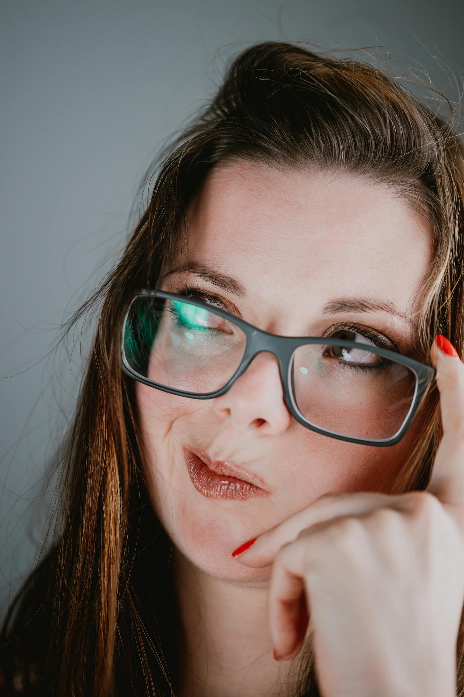 A woman pulling a face | Source: Pexels