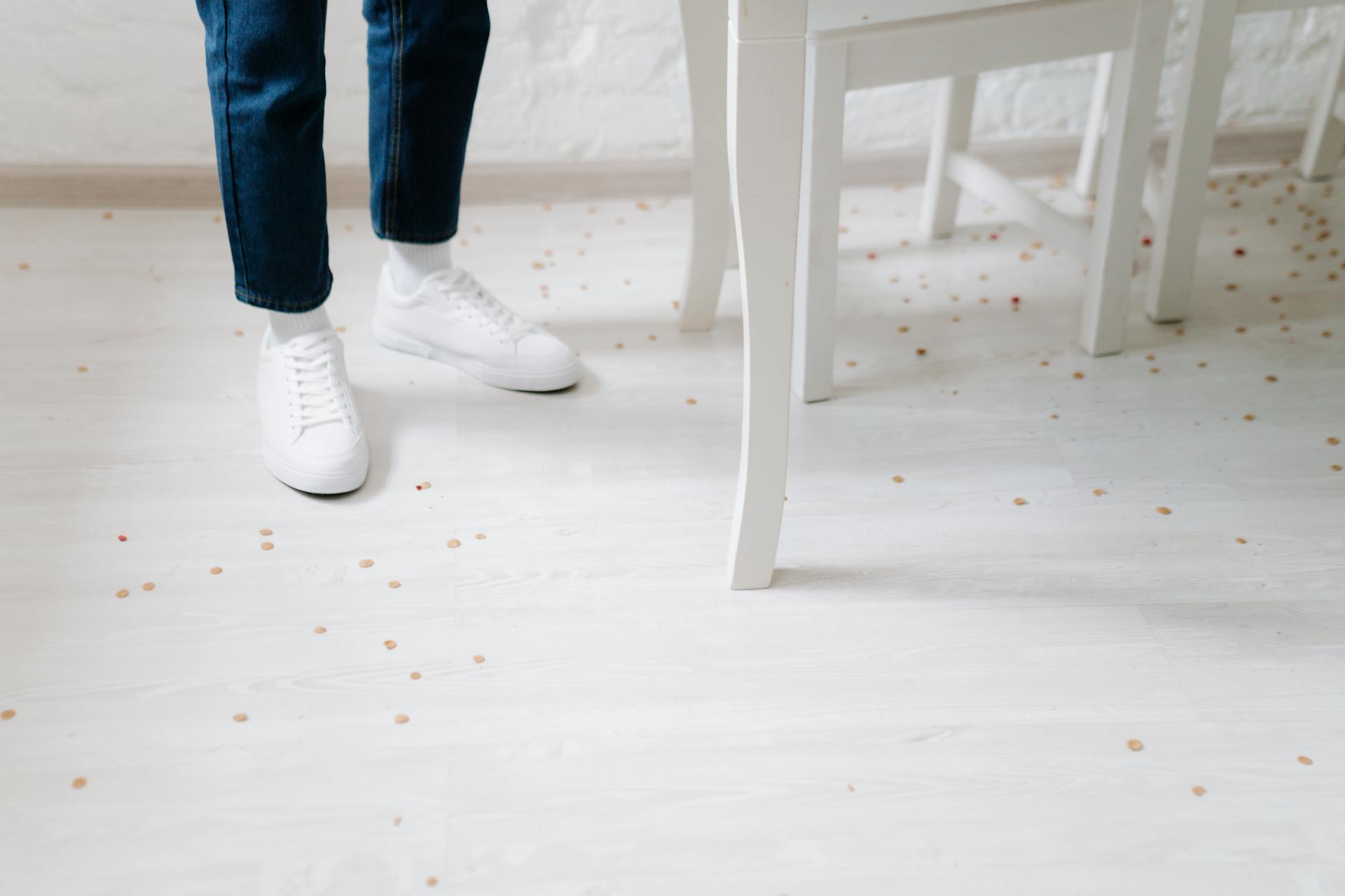 Cereal spilled on a tiled floor | Source: Pexels